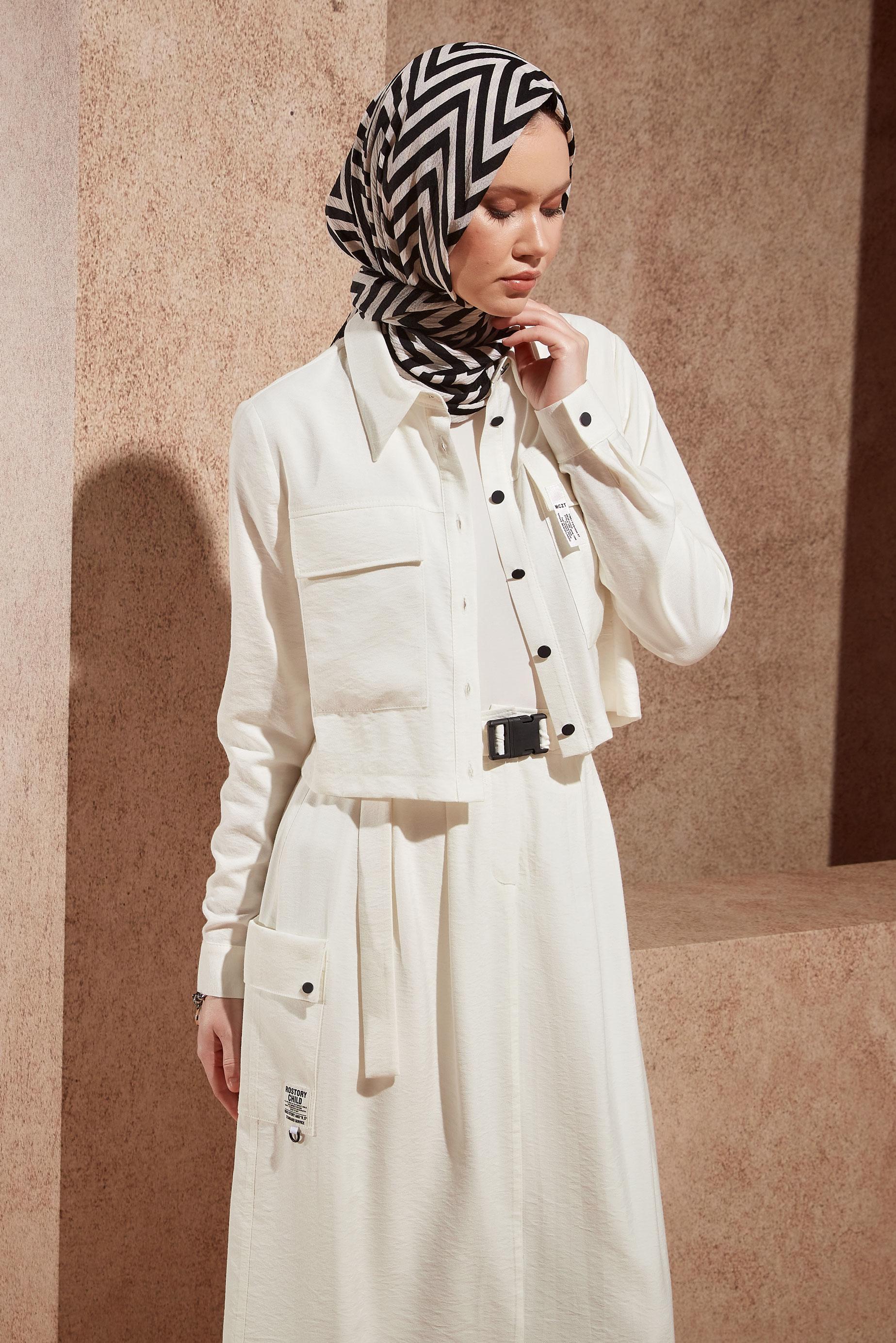 Tesettür giyim BEYAZ KEMERLİ ETEKLİ TAKIM 44495