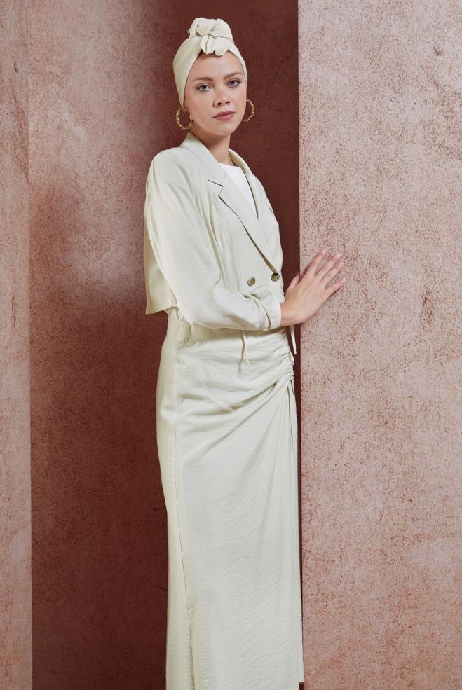 Tesettür giyim BEJ BÜZGÜ DETAYLI ETEKLİ TAKIM 44505 - ALVİNA