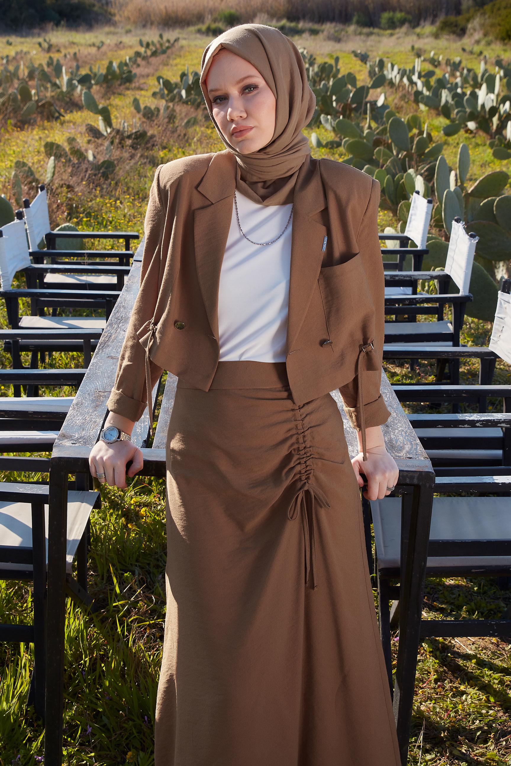 Tesettür giyim KAHVE BÜZGÜ DETAYLI ETEKLİ TAKIM 44505