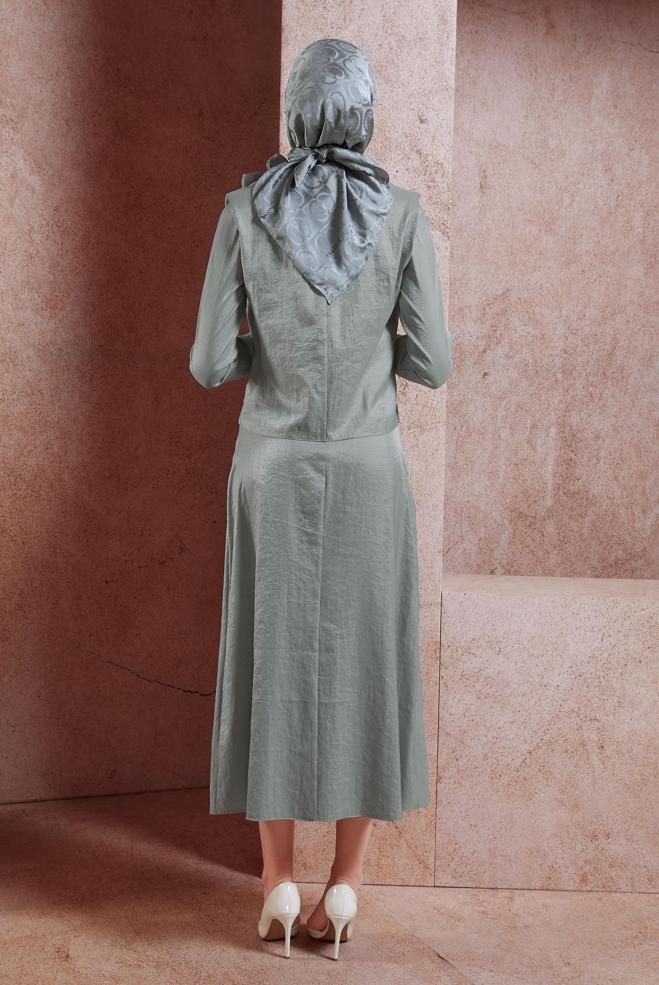 Tesettür giyim GRİ AKSESUAR DETAYLI ETEKLİ TAKIM 44717 - ALVİNA