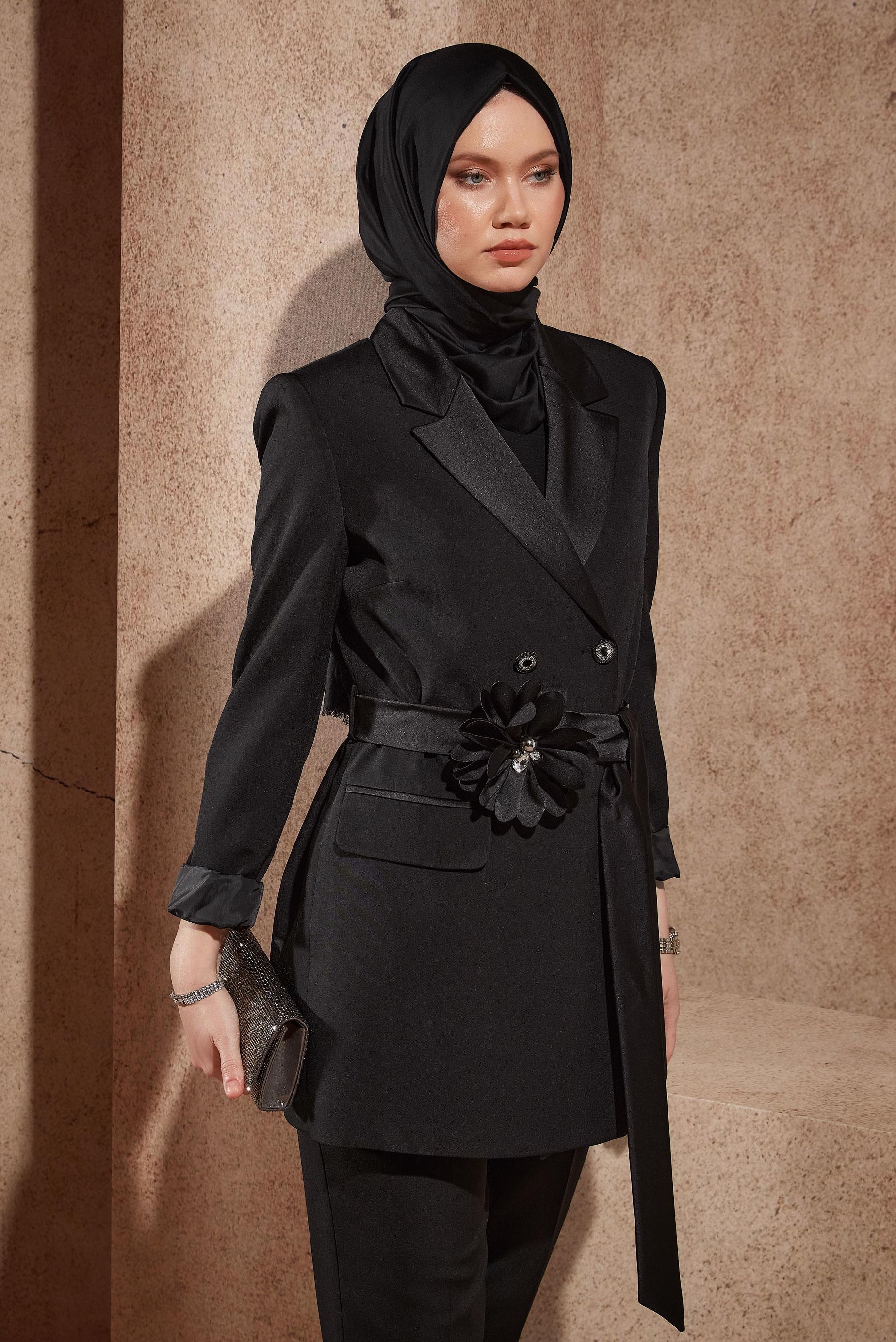 Tesettür giyim SİYAH KUŞAKLI BROŞLU PANTOLONLU TAKIM 30435