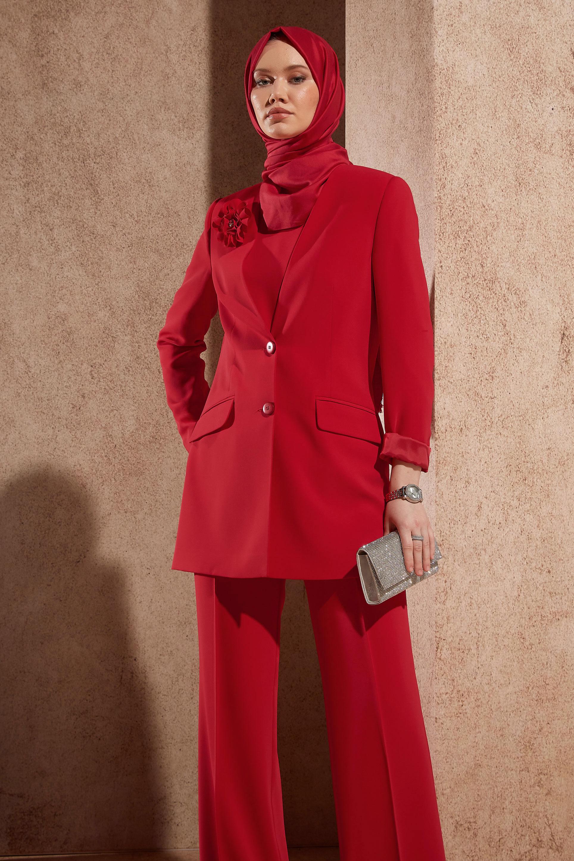 Tesettür giyim KIRMIZI BROŞ DETAYLI ÜÇLÜ PANTOLONLU TAKIM 30445