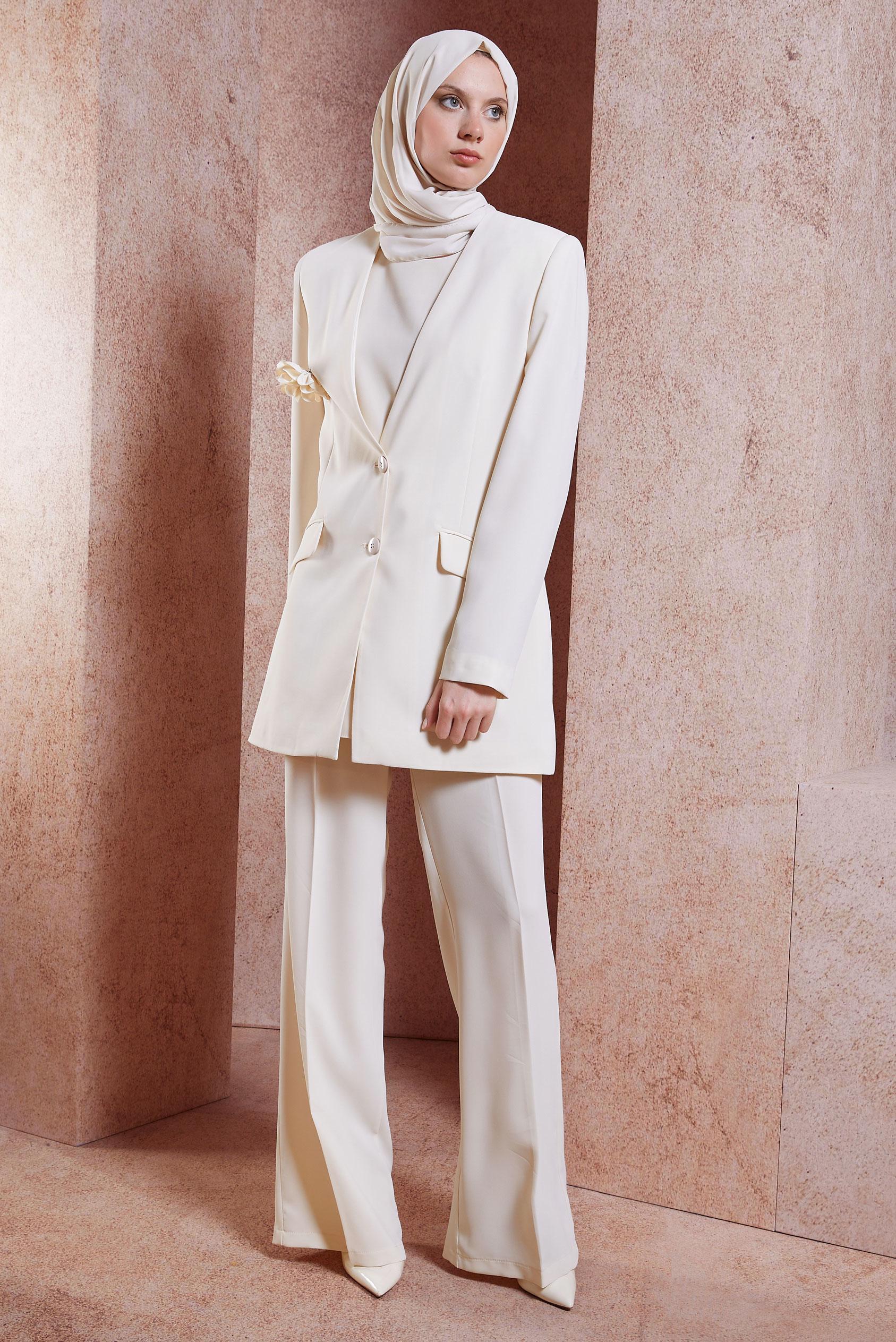Tesettür giyim BEJ BROŞ DETAYLI ÜÇLÜ PANTOLONLU TAKIM 30445