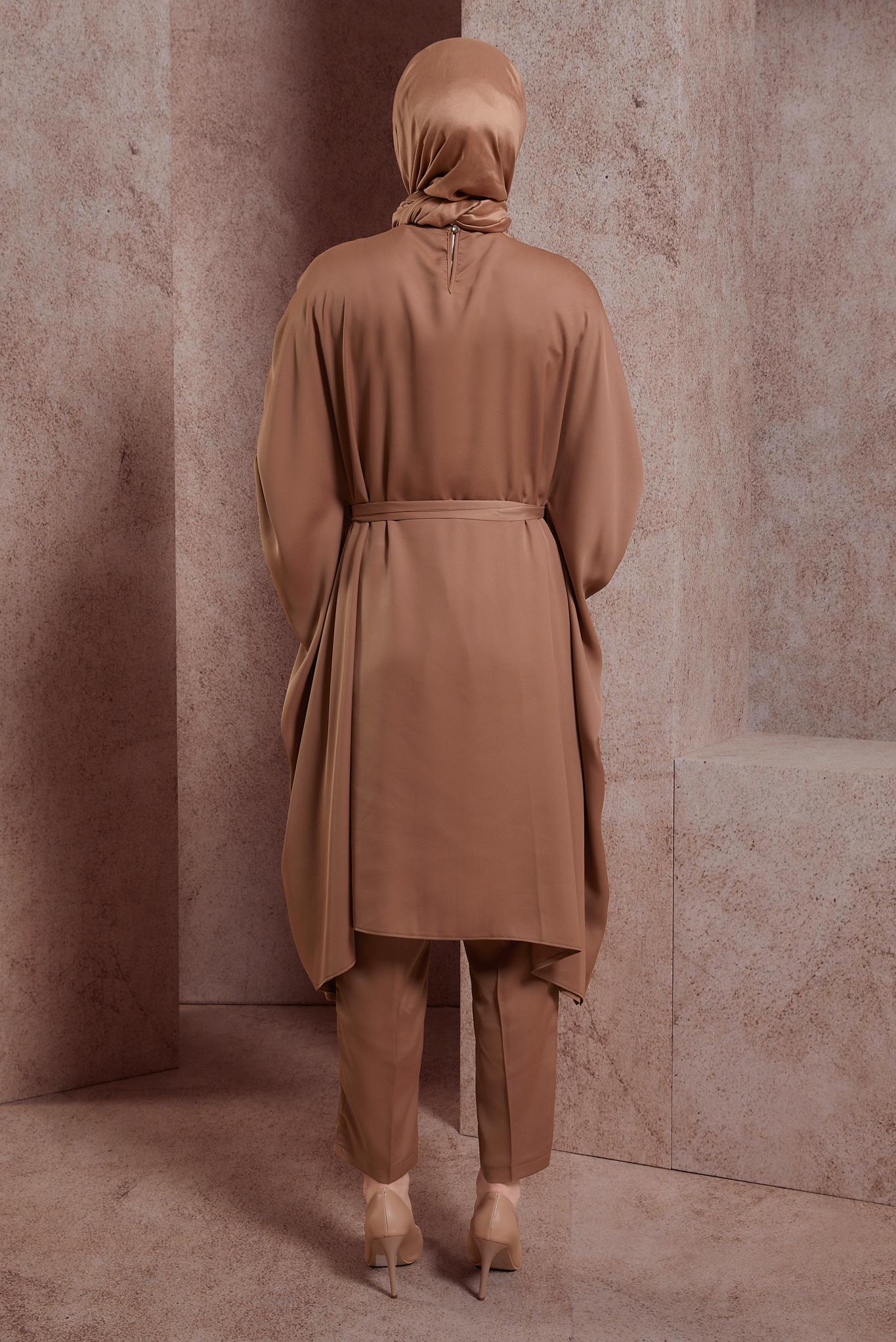 Tesettür giyim KAHVE KUŞAKLI PANTOLONLU TAKIM 44424