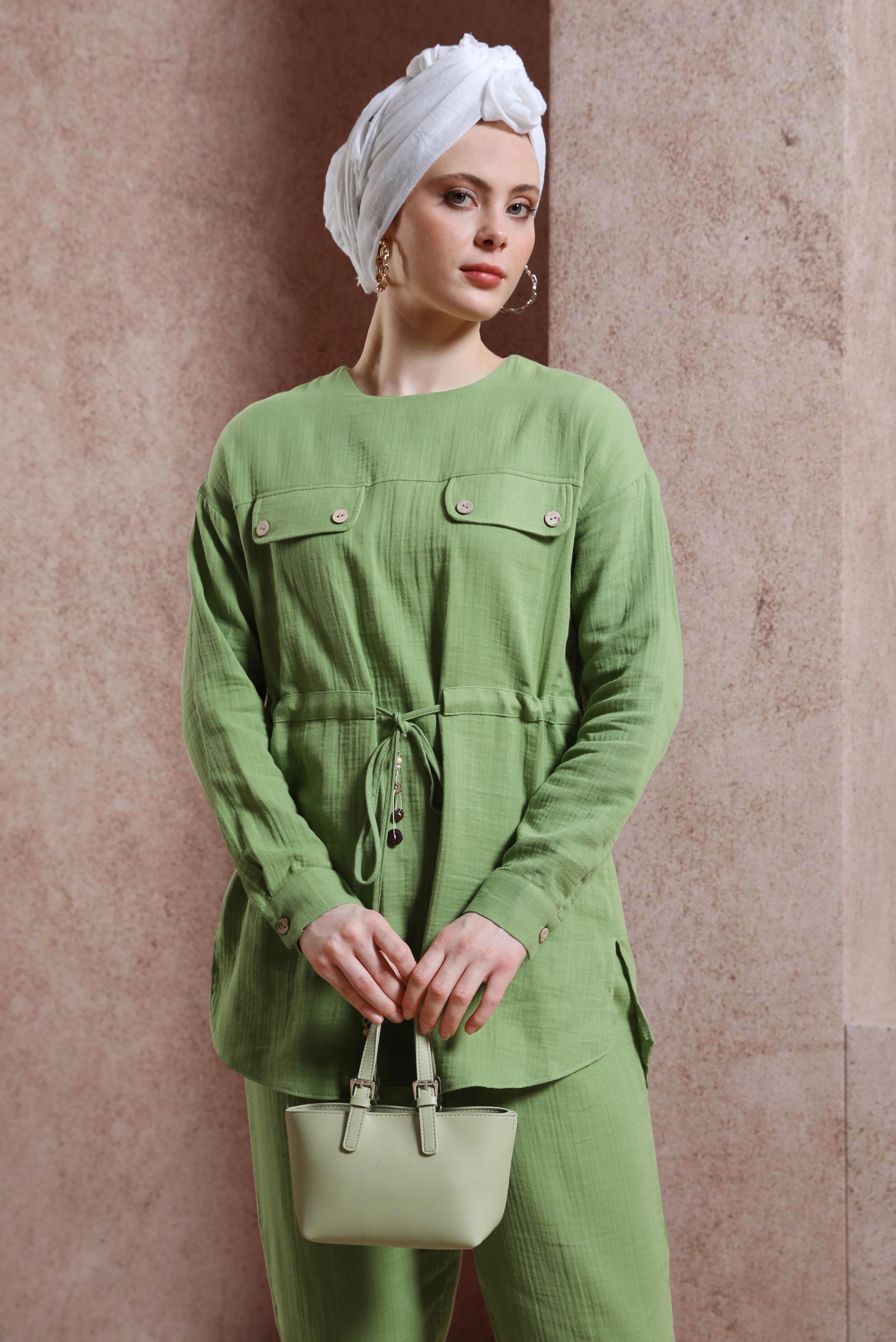 Tesettür giyim YEŞİL BELİ BÜZGÜLÜ PANTOLONLU TAKIM 44425 