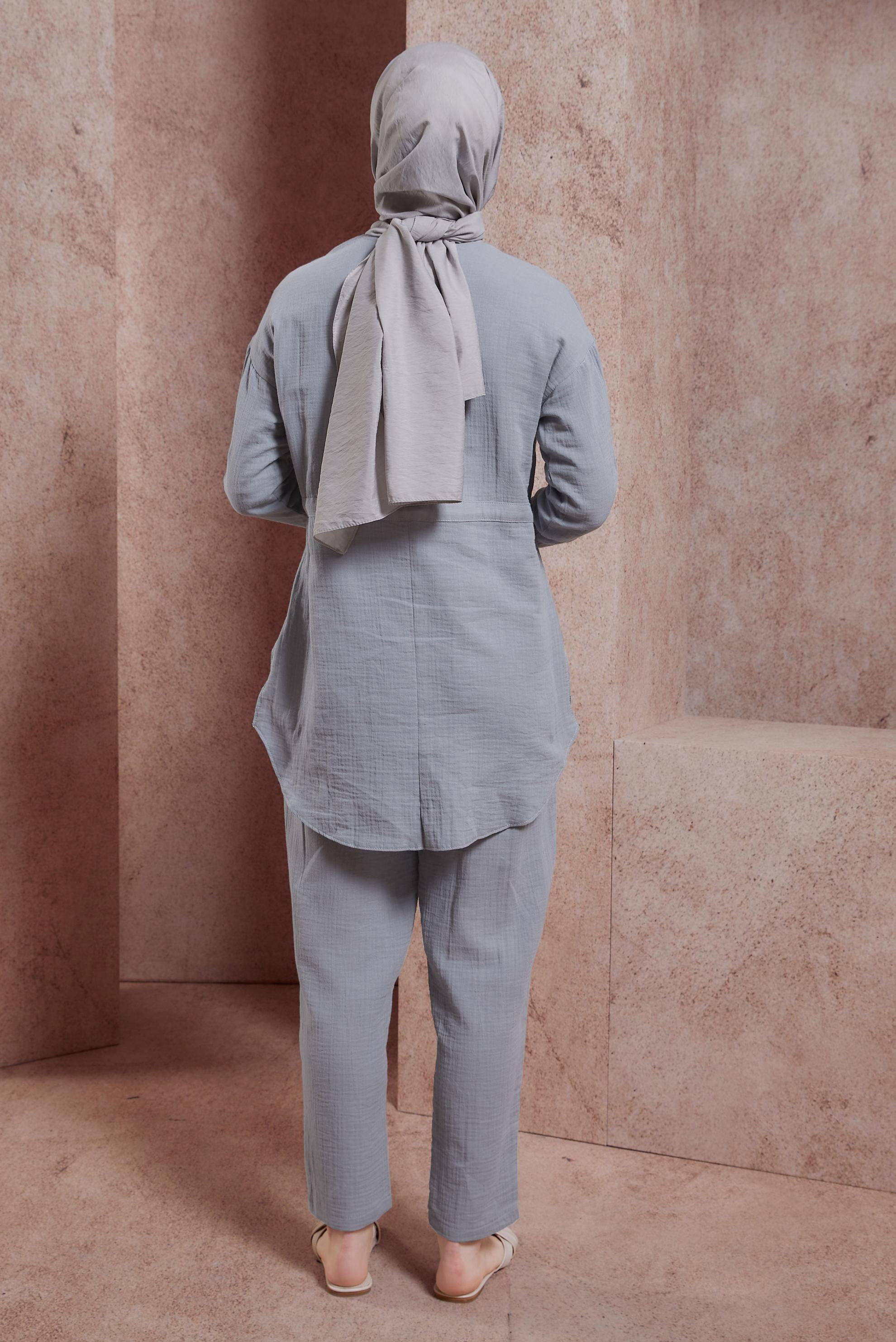 Tesettür giyim GRİ BELİ BÜZGÜLÜ PANTOLONLU TAKIM 44425 