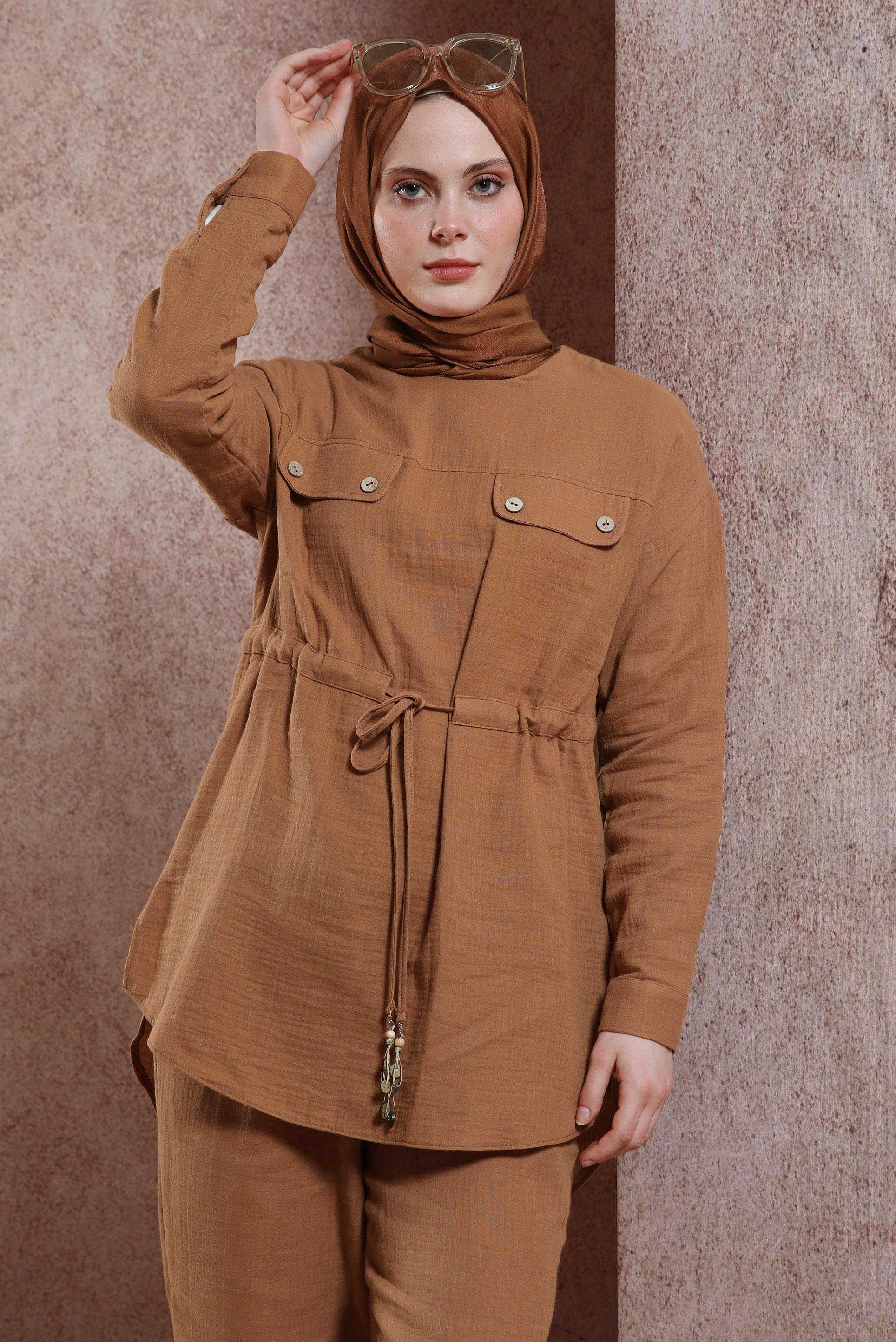 Tesettür giyim TABA BELİ BÜZGÜLÜ PANTOLONLU TAKIM 44425 