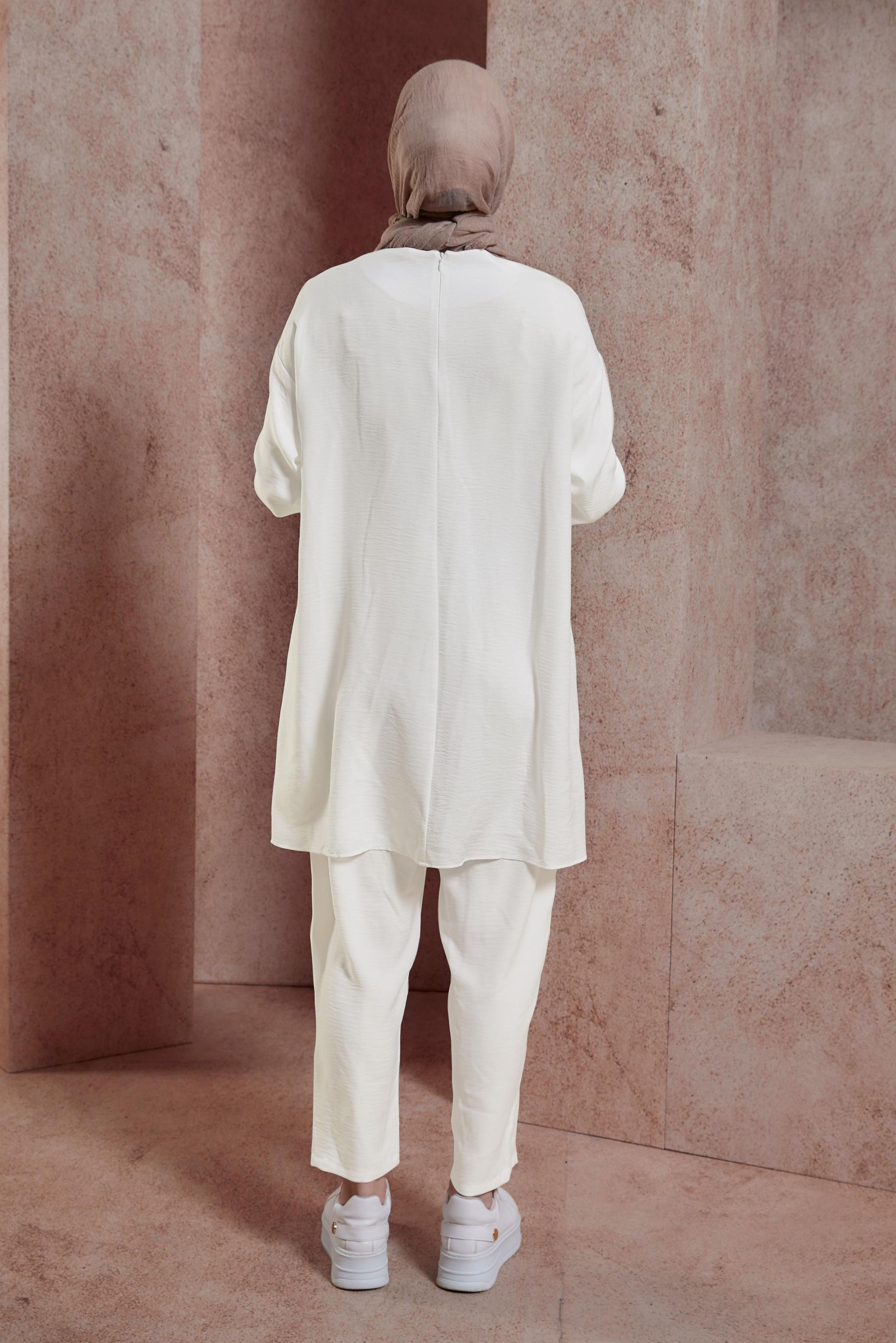 Tesettür giyim BEYAZ BİSİKLET YAKA PANTOLONLU TAKIM 44436