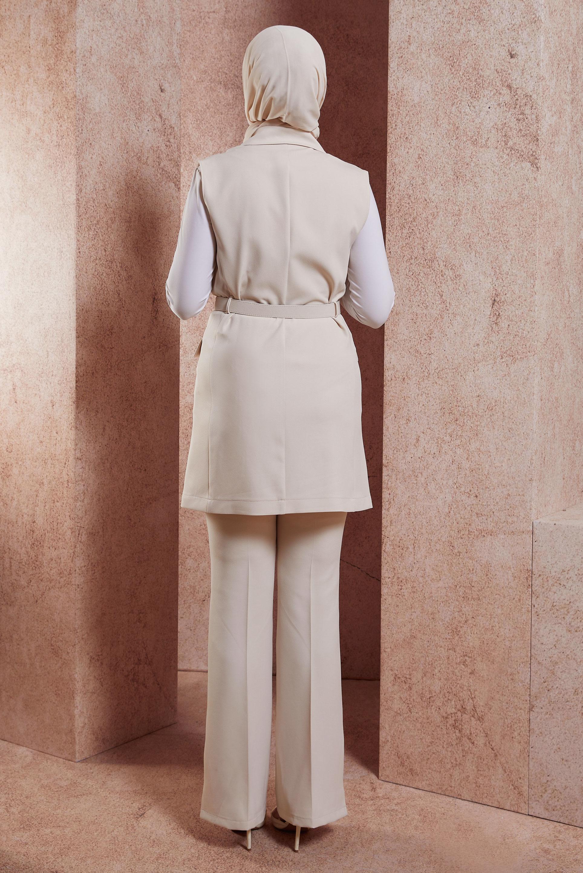 Tesettür giyim EKRU KEMERLİ YELEKLİ PANTOLONLU TAKIM 44454