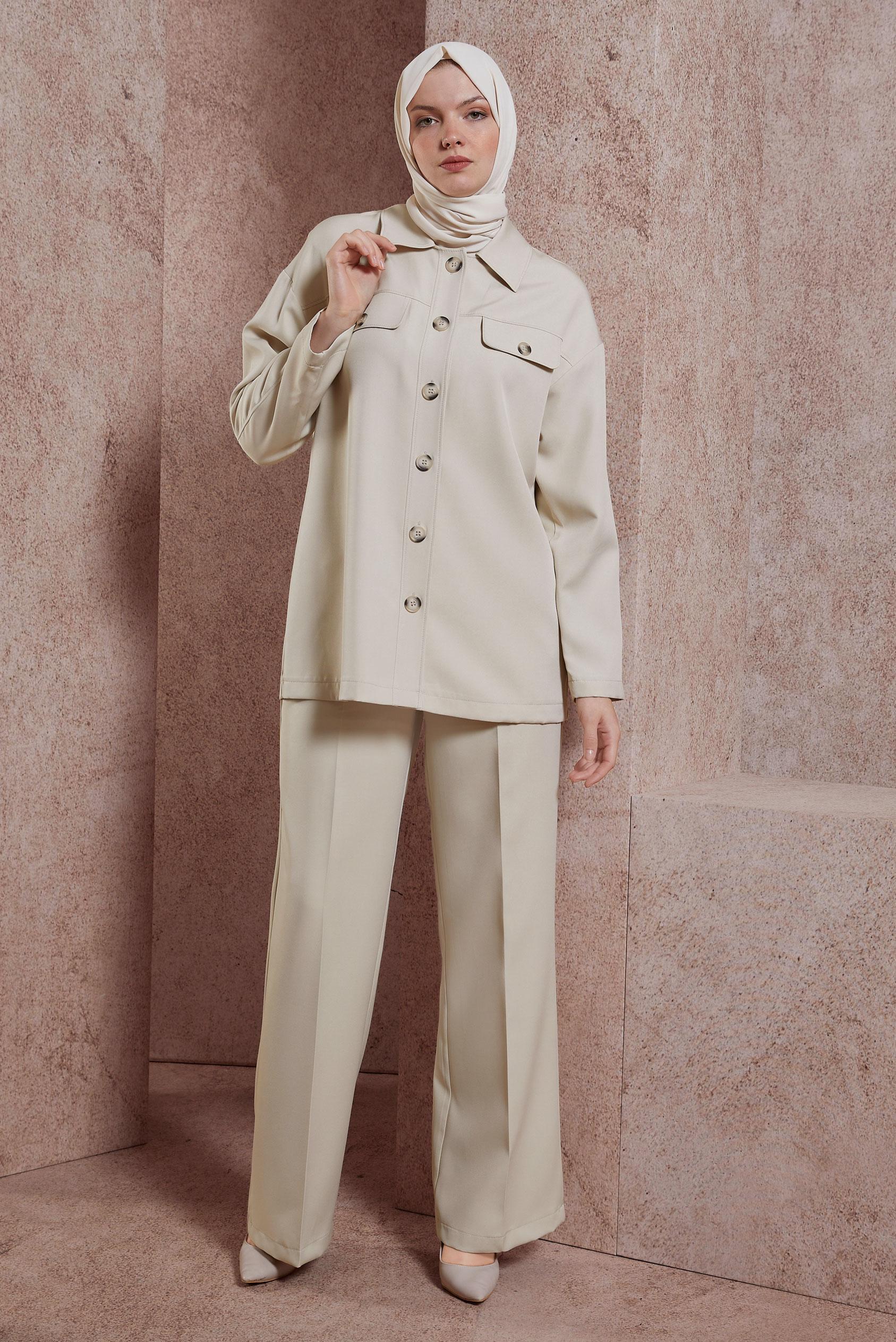 Tesettür giyim BEJ DÜĞMELİ PANTOLONLU TAKIM 44500