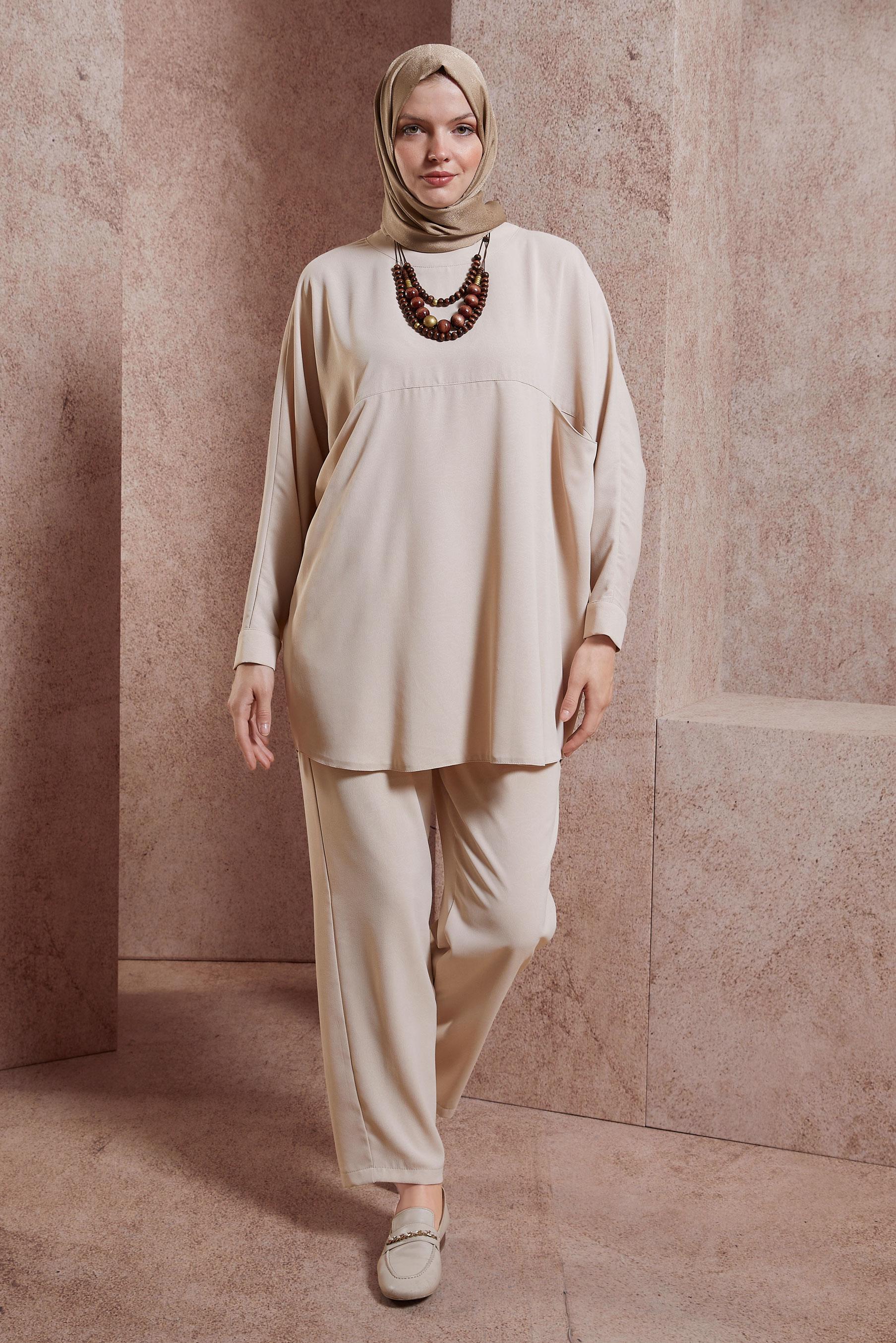 Tesettür giyim BEJ YARASA KOL PANTOLONLU TAKIM 44529