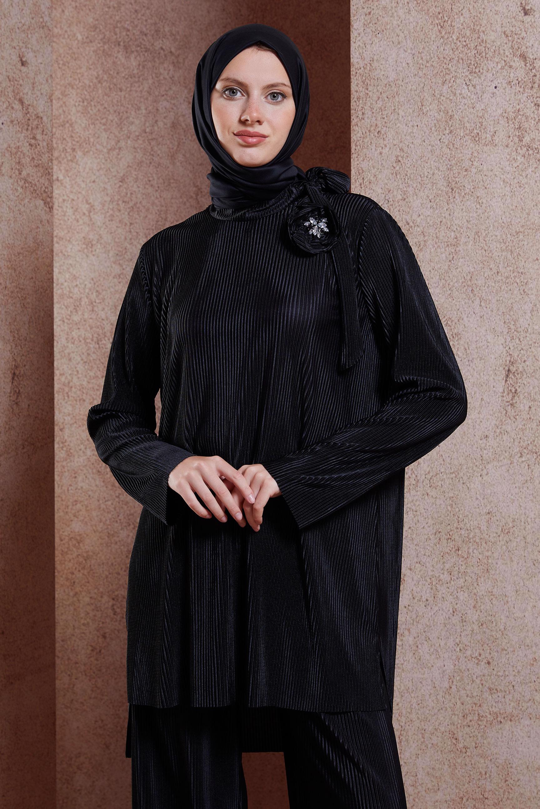 Tesettür giyim SİYAH PİLİSELİ PANTOLONLU TAKIM 44690