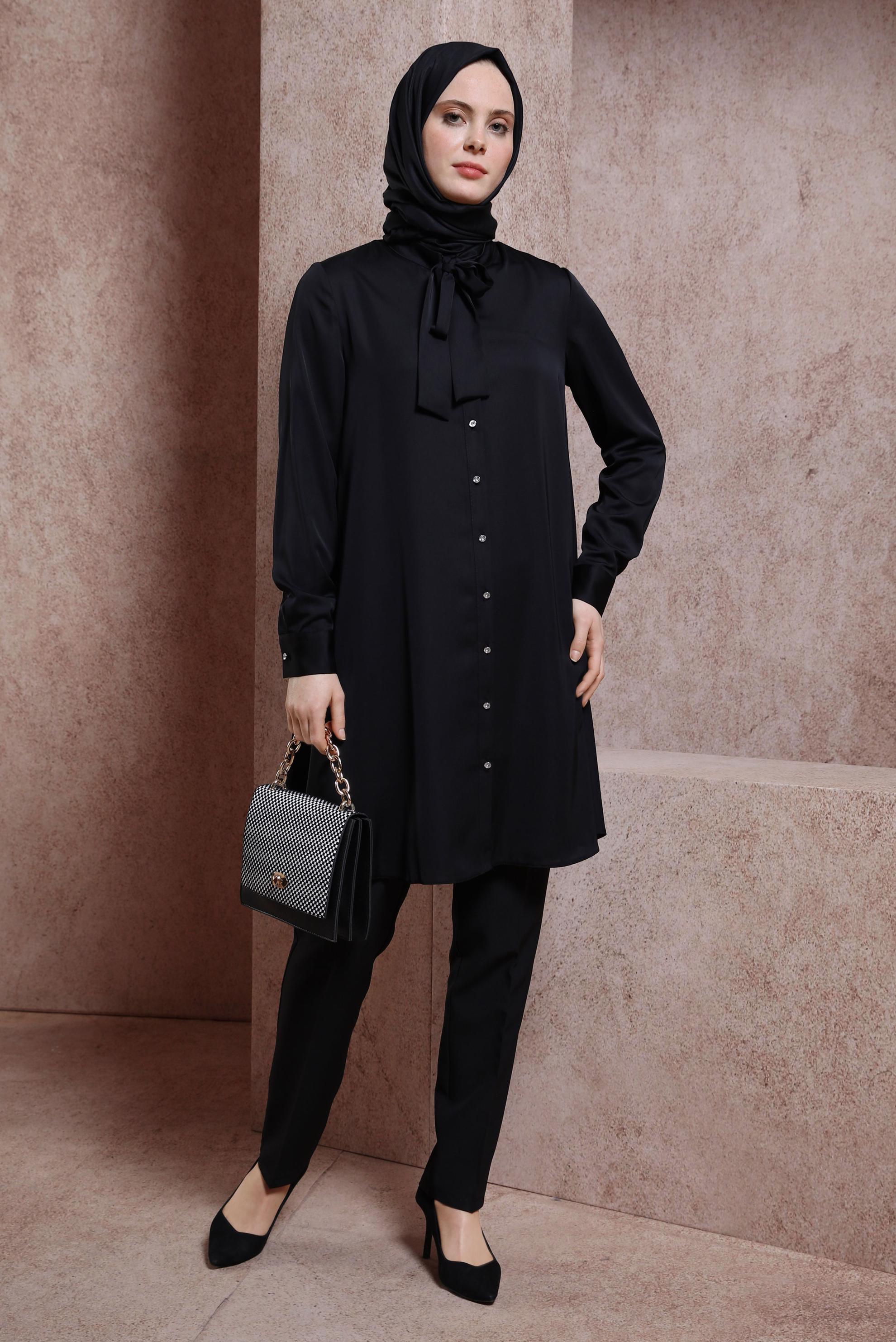Tesettür giyim SİYAH YAKASI BAĞLAMALI TUNİK 43415