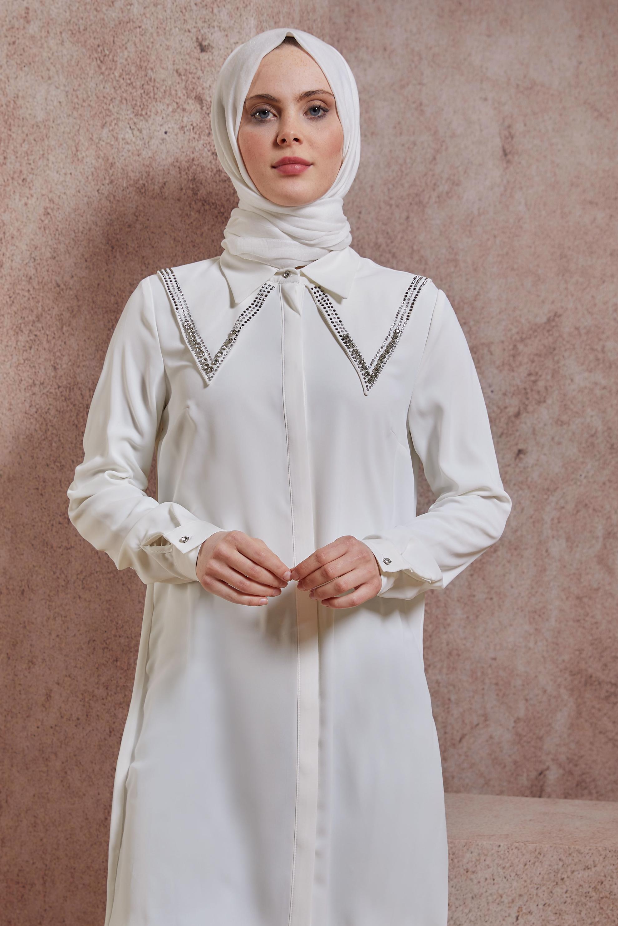 Vêtements hijab BLANC TUNIQUE AVEC GEMME BRODÉE 43920