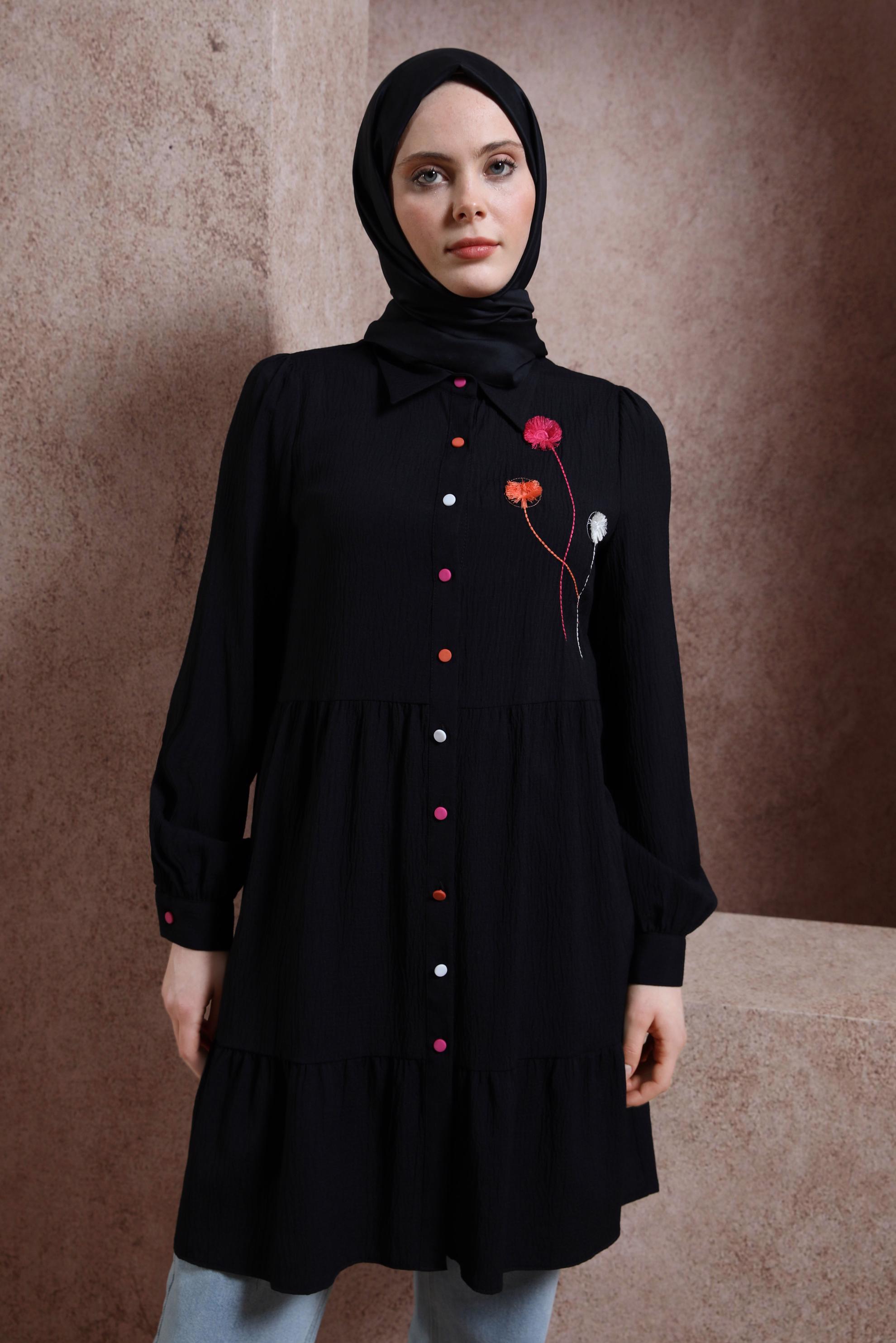 Tesettür giyim SİYAH PÜSKÜL DETAYLI TUNİK 43926