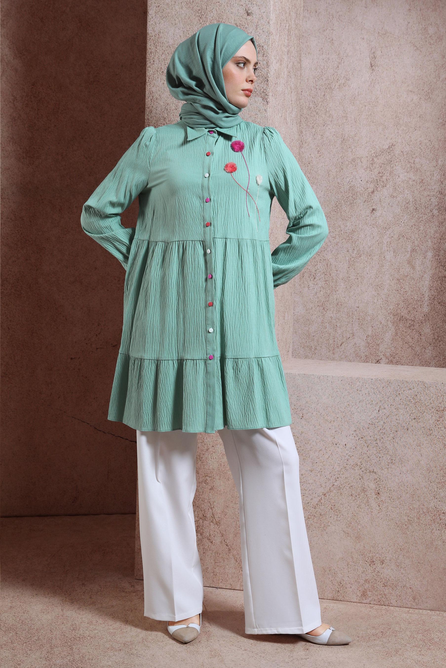 Tesettür giyim YEŞİL PÜSKÜL DETAYLI TUNİK 43926