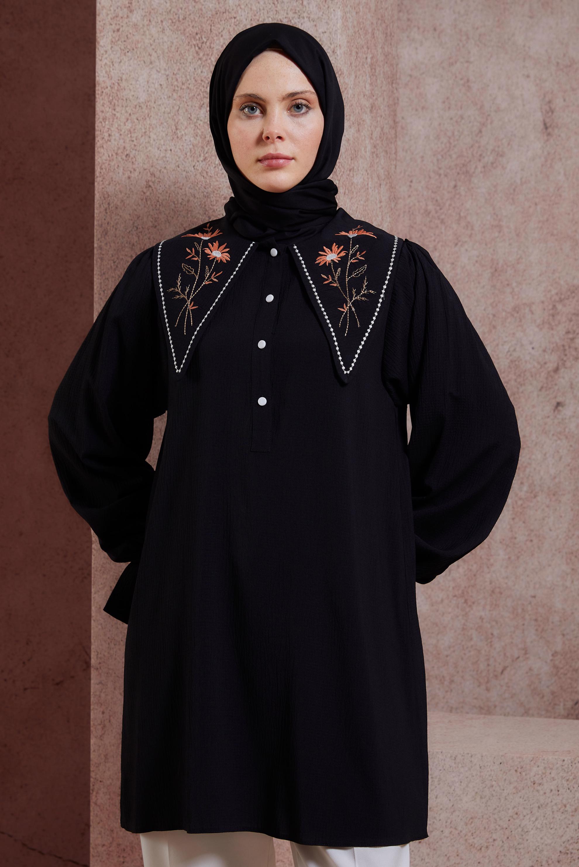 Tesettür giyim SİYAH İŞLEMELİ YAKA TUNİK 43929