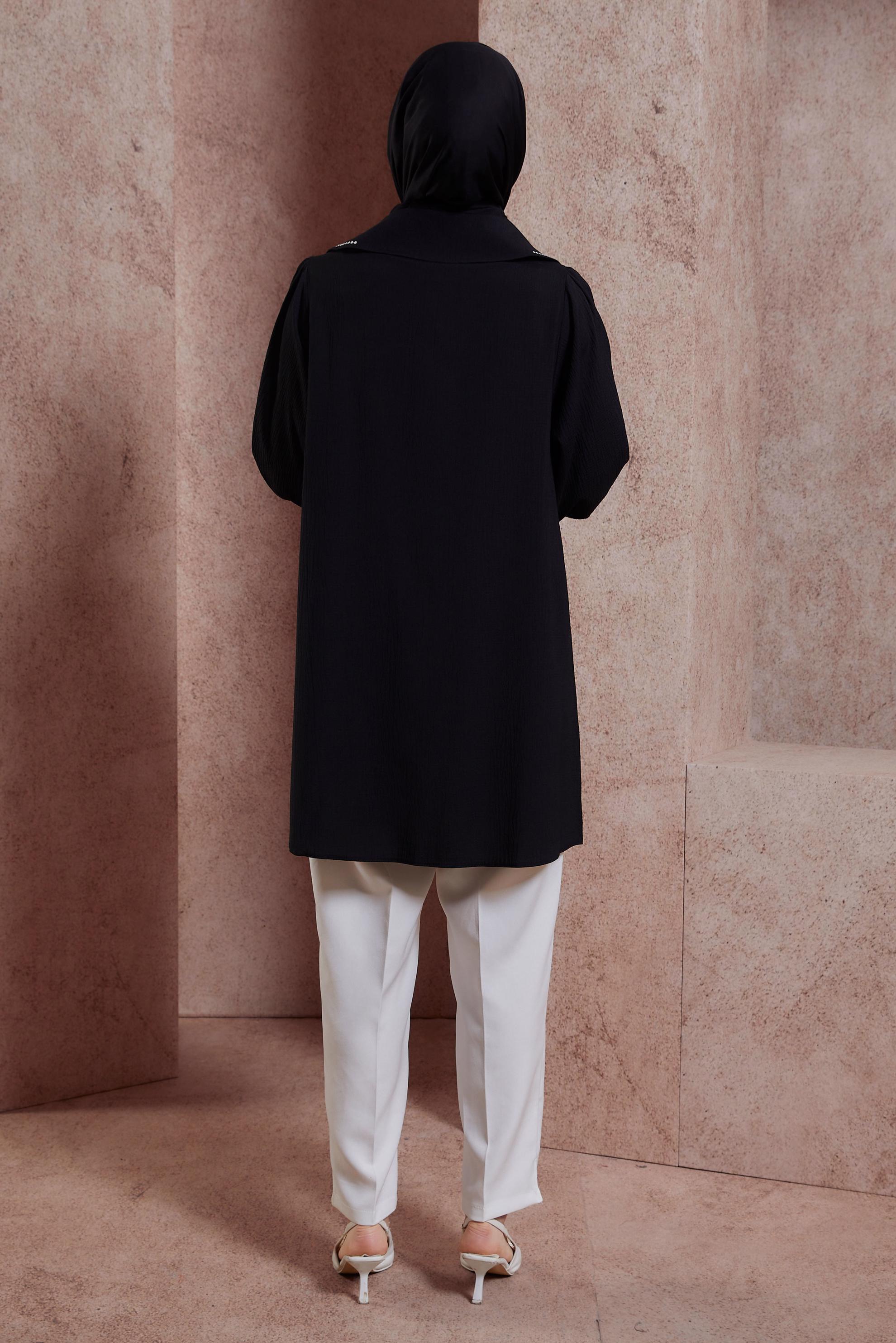 Tesettür giyim SİYAH İŞLEMELİ YAKA TUNİK 43929