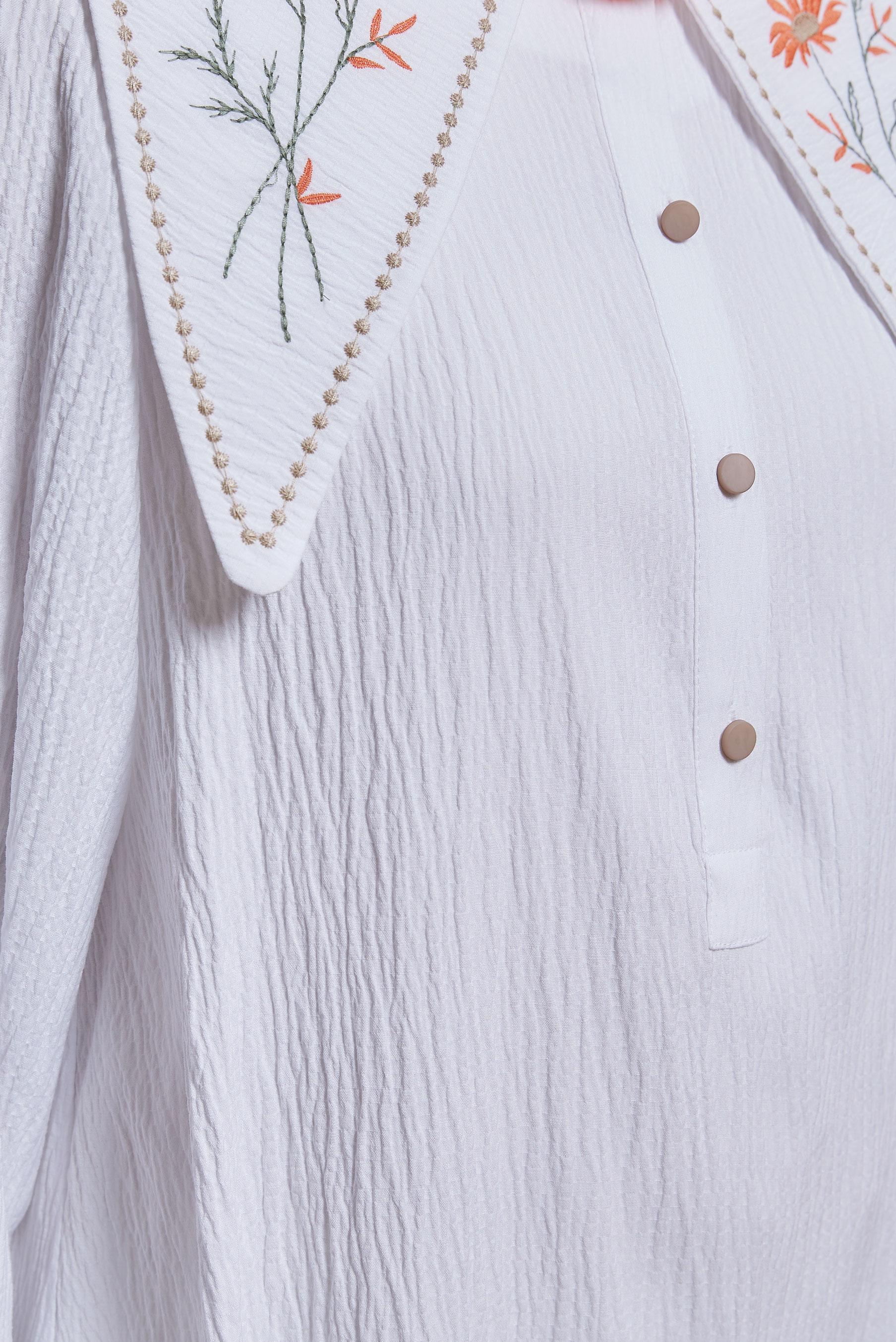 Tesettür giyim BEYAZ İŞLEMELİ YAKA TUNİK 43929