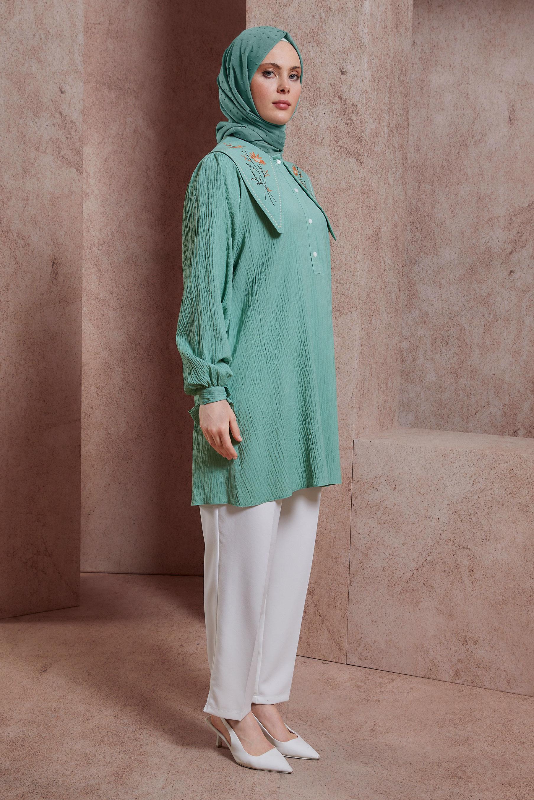 Tesettür giyim YEŞİL İŞLEMELİ YAKA TUNİK 43929