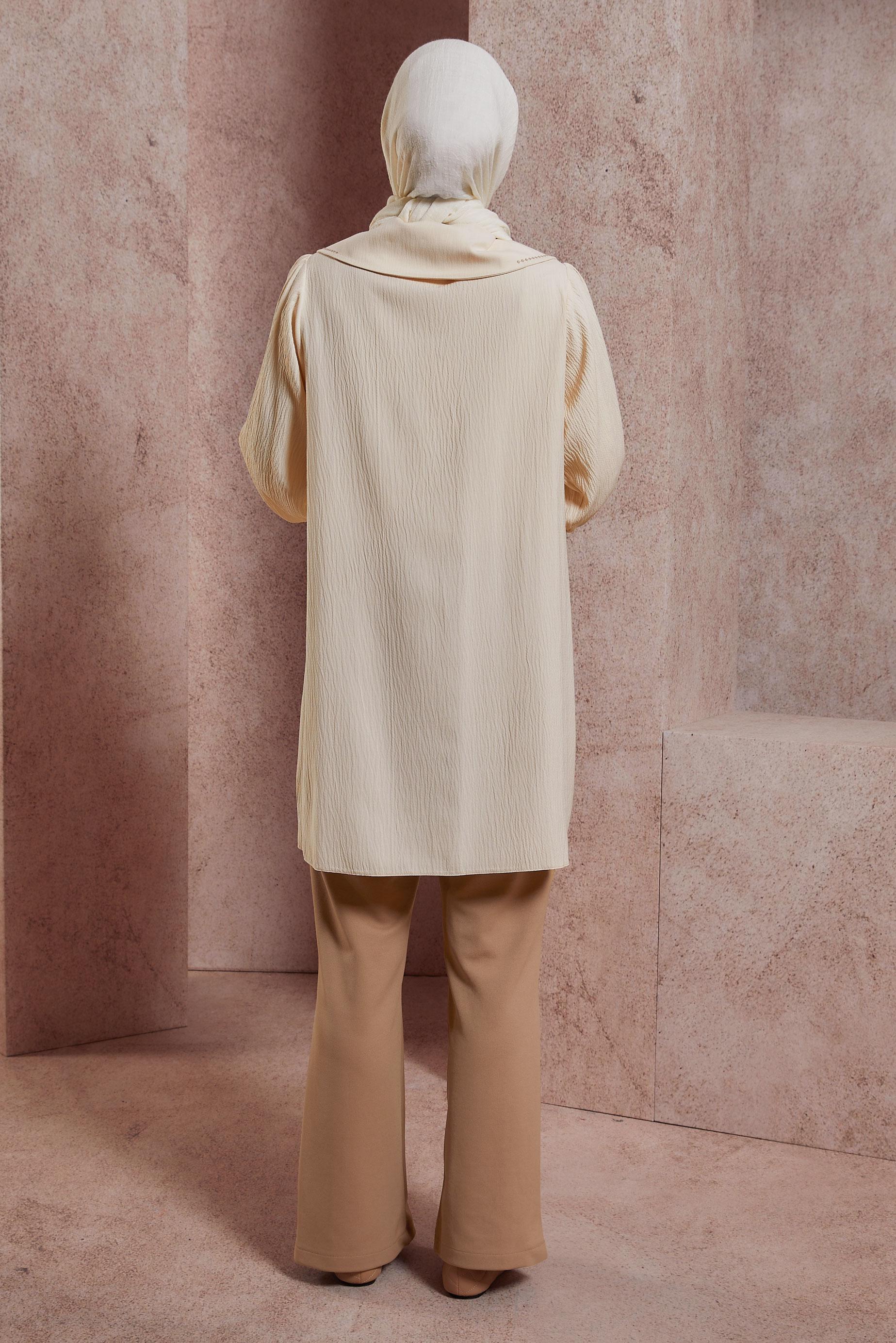 Tesettür giyim EKRU İŞLEMELİ YAKA TUNİK 43929