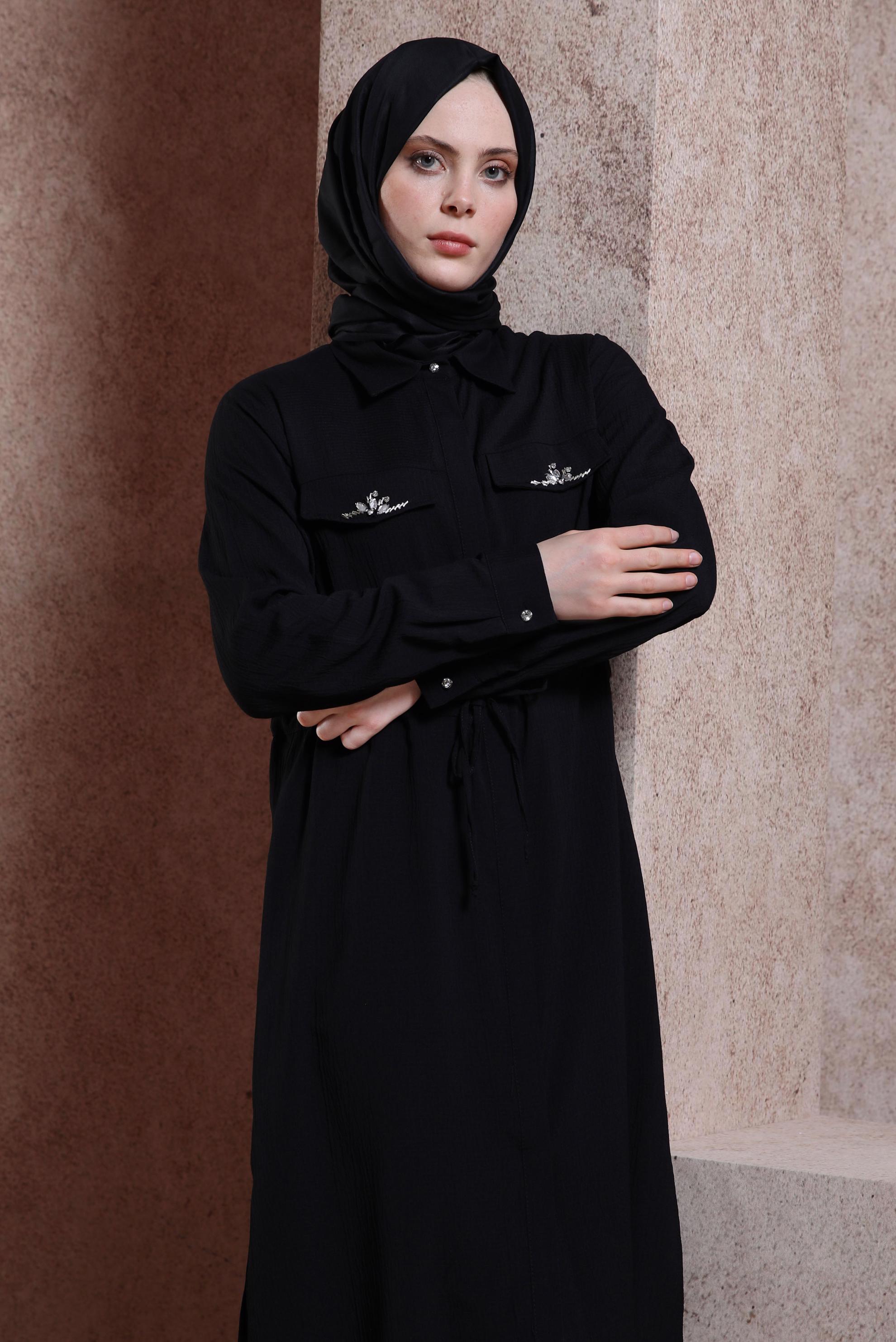 Tesettür giyim SİYAH TAŞLI BELİ BÜZGÜLÜ TUNİK 43930