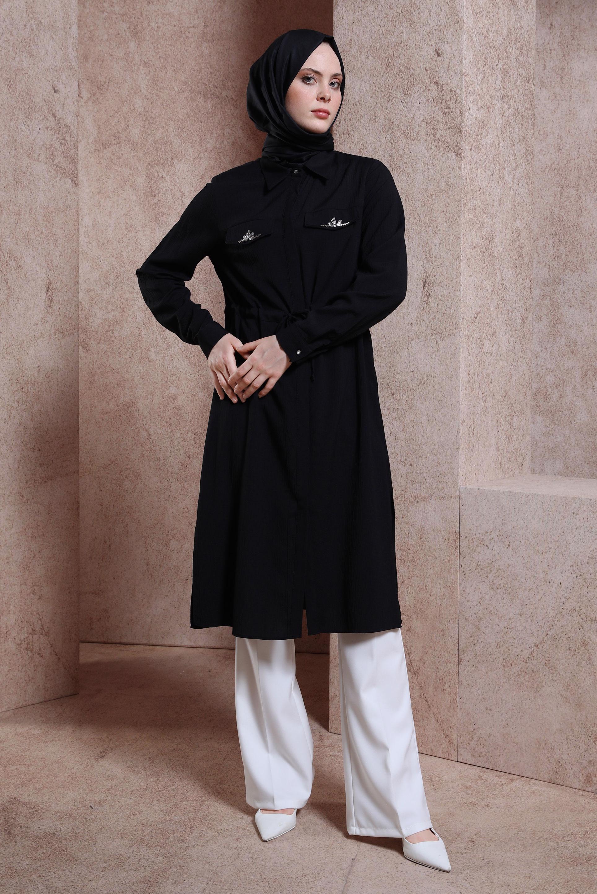 Tesettür giyim SİYAH TAŞLI BELİ BÜZGÜLÜ TUNİK 43930