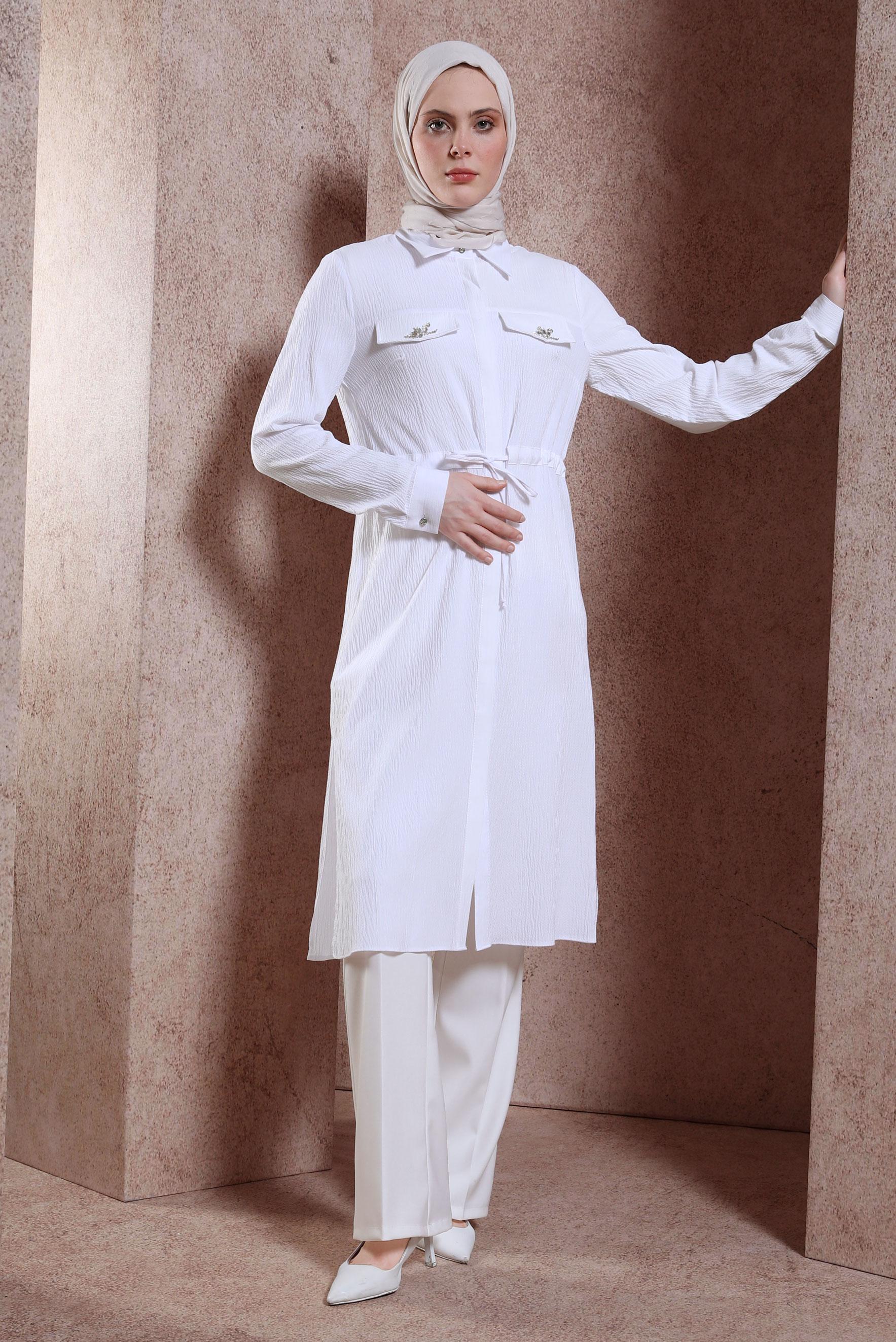 Tesettür giyim BEYAZ TAŞLI BELİ BÜZGÜLÜ TUNİK 43930