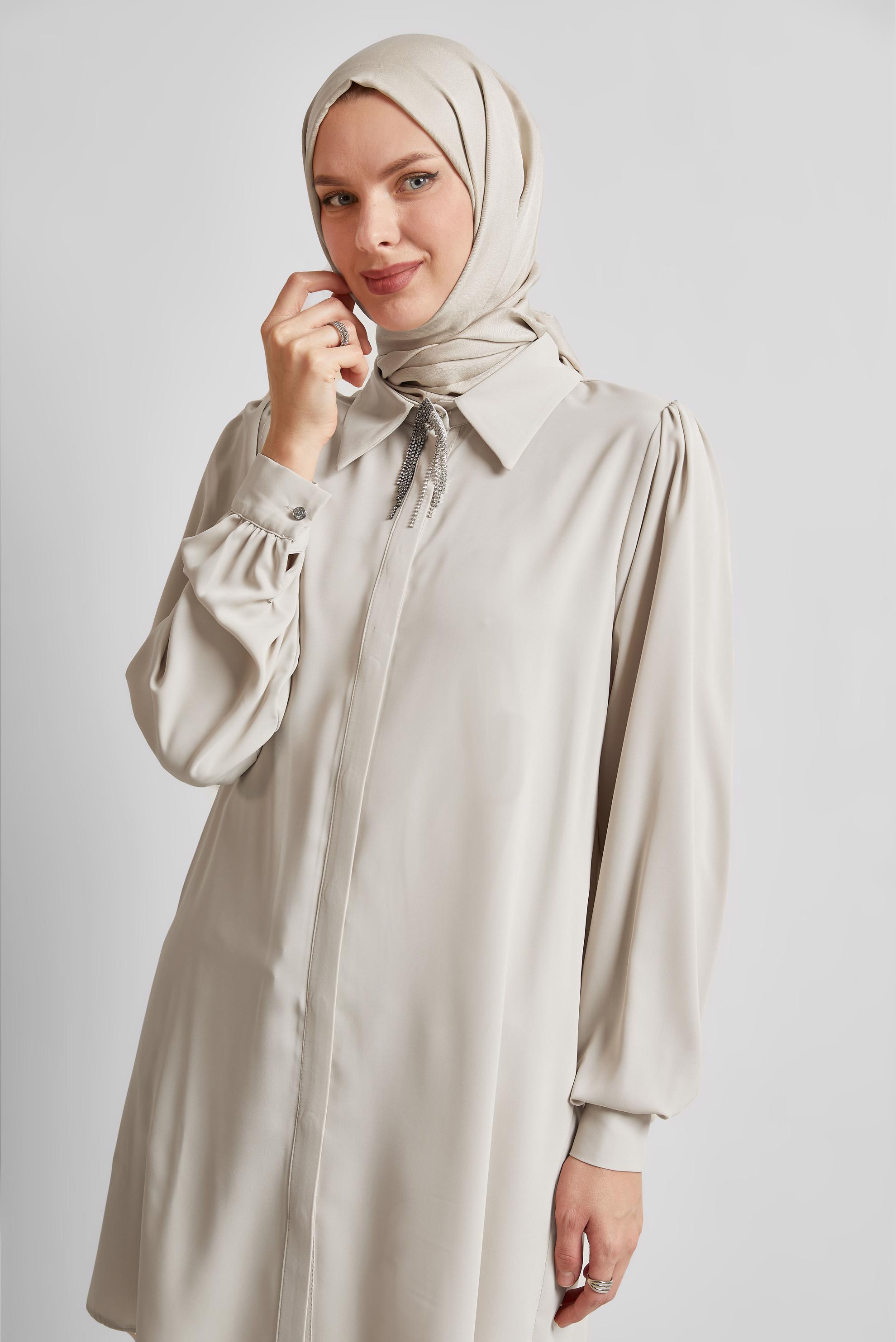 Tesettür giyim BEJ BROŞLU TUNİK 44200