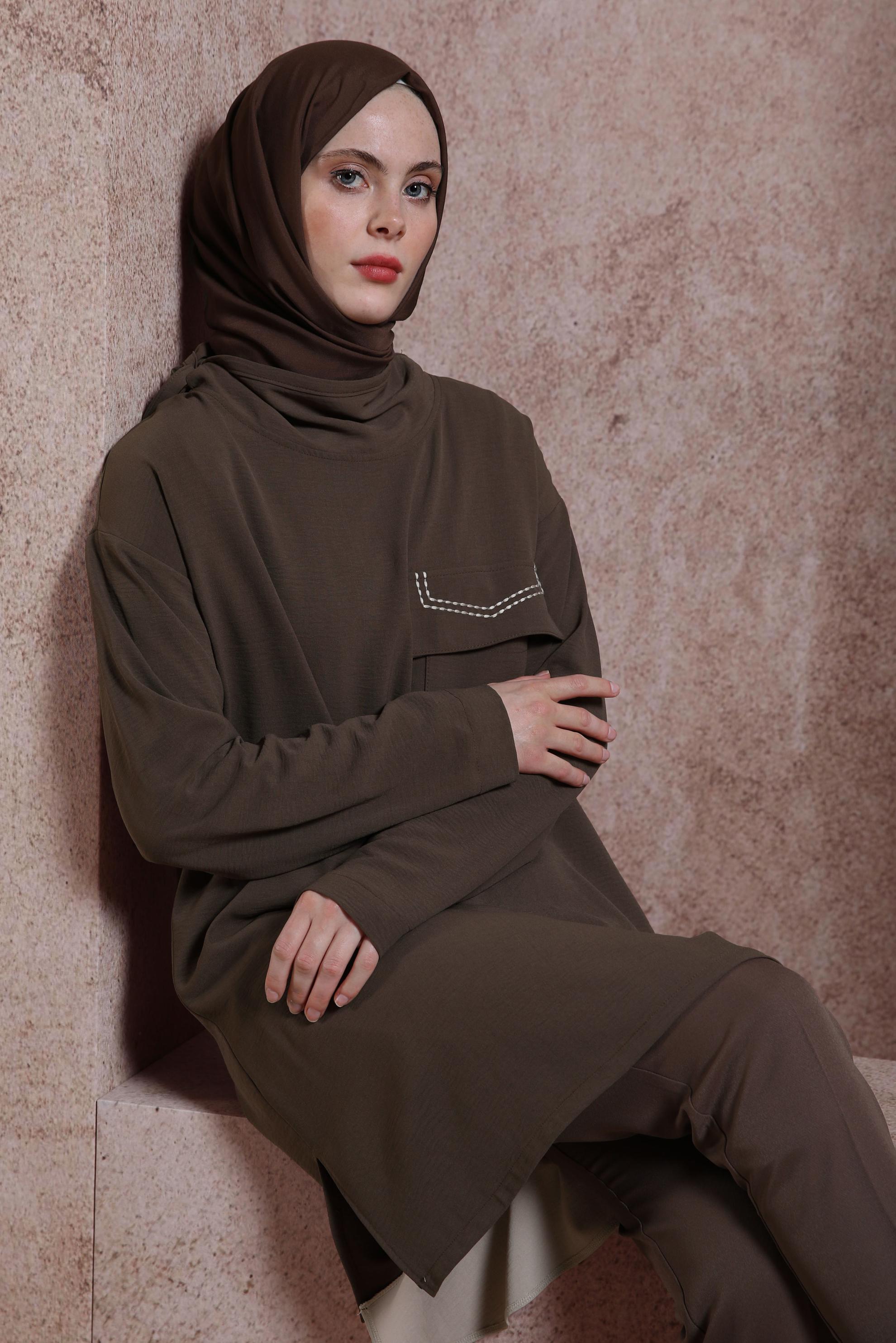 Tesettür giyim KAHVE YAKASI BAĞLAMALI TUNİK 44438