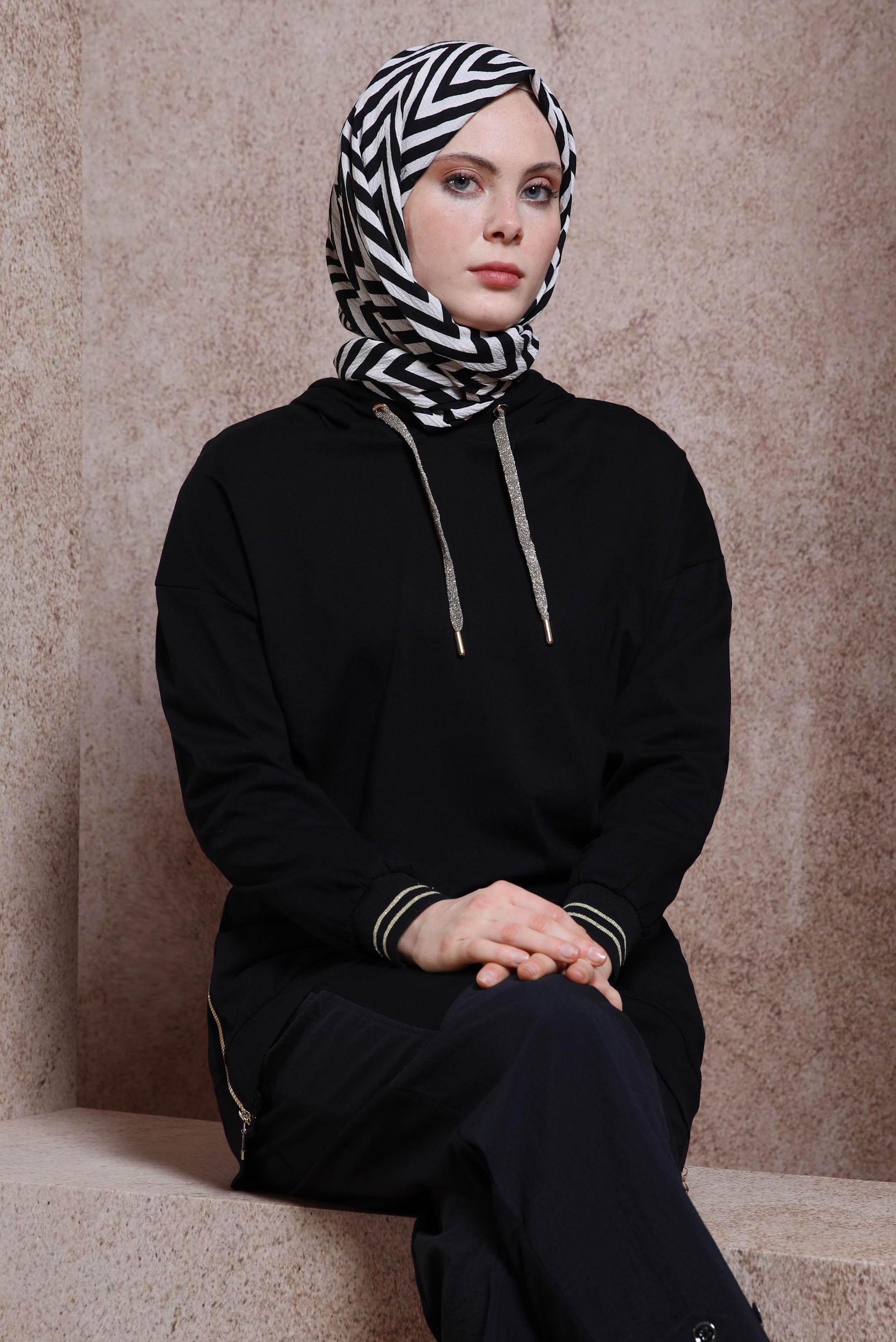 Tesettür giyim SİYAH KAPÜŞONLU TUNİK 44449