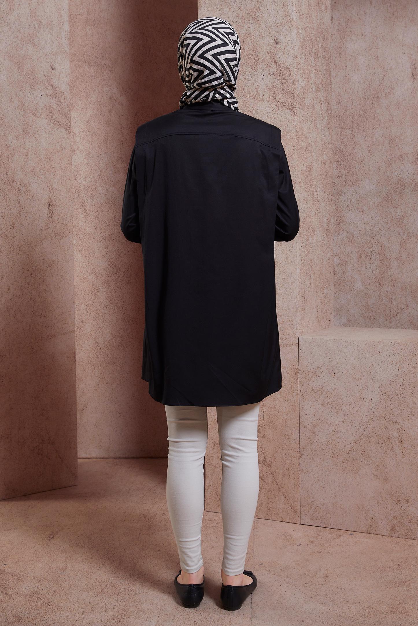 Tesettür giyim SİYAH BÜZGÜ DETAYLI SATEN TUNİK 44466
