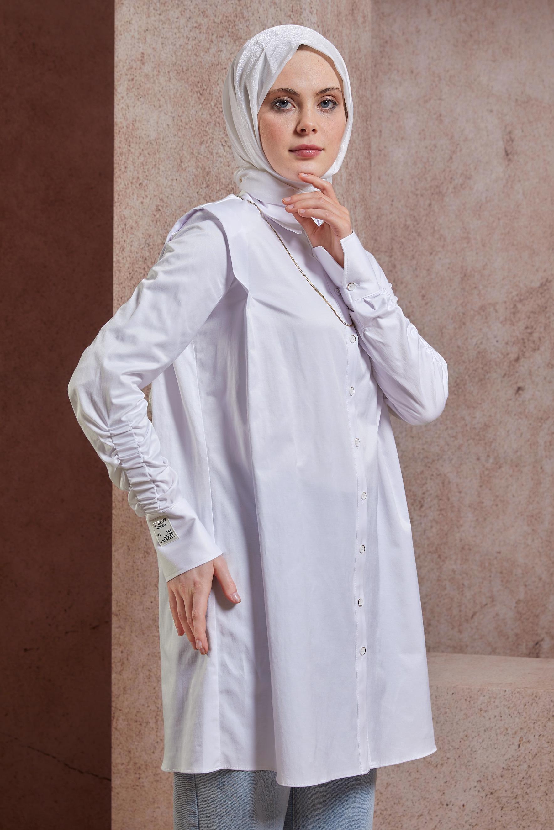 Tesettür giyim BEYAZ BÜZGÜ DETAYLI SATEN TUNİK 44466