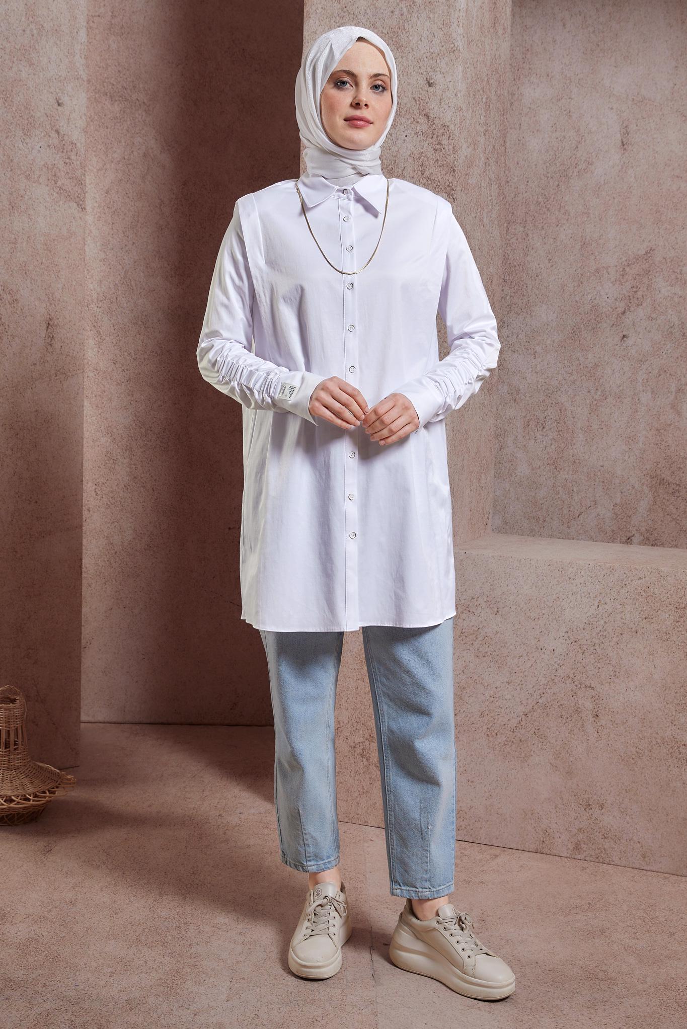 Tesettür giyim BEYAZ BÜZGÜ DETAYLI SATEN TUNİK 44466