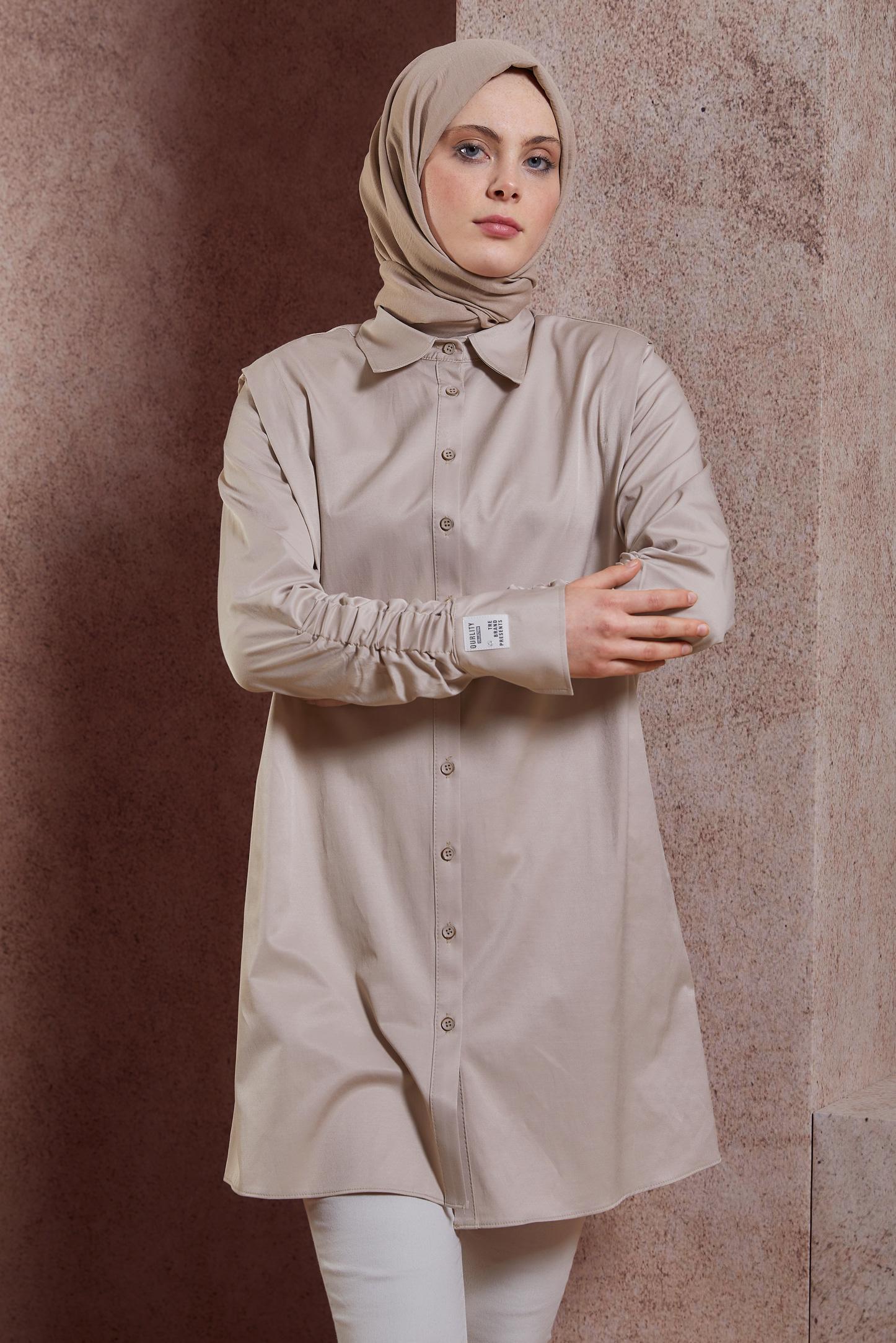 Tesettür giyim BEJ BÜZGÜ DETAYLI SATEN TUNİK 44466
