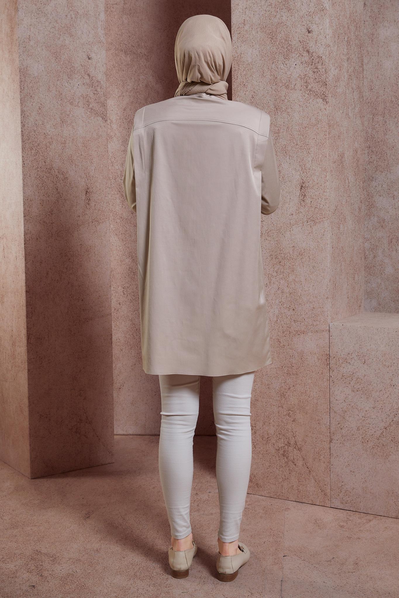 Tesettür giyim BEJ BÜZGÜ DETAYLI SATEN TUNİK 44466