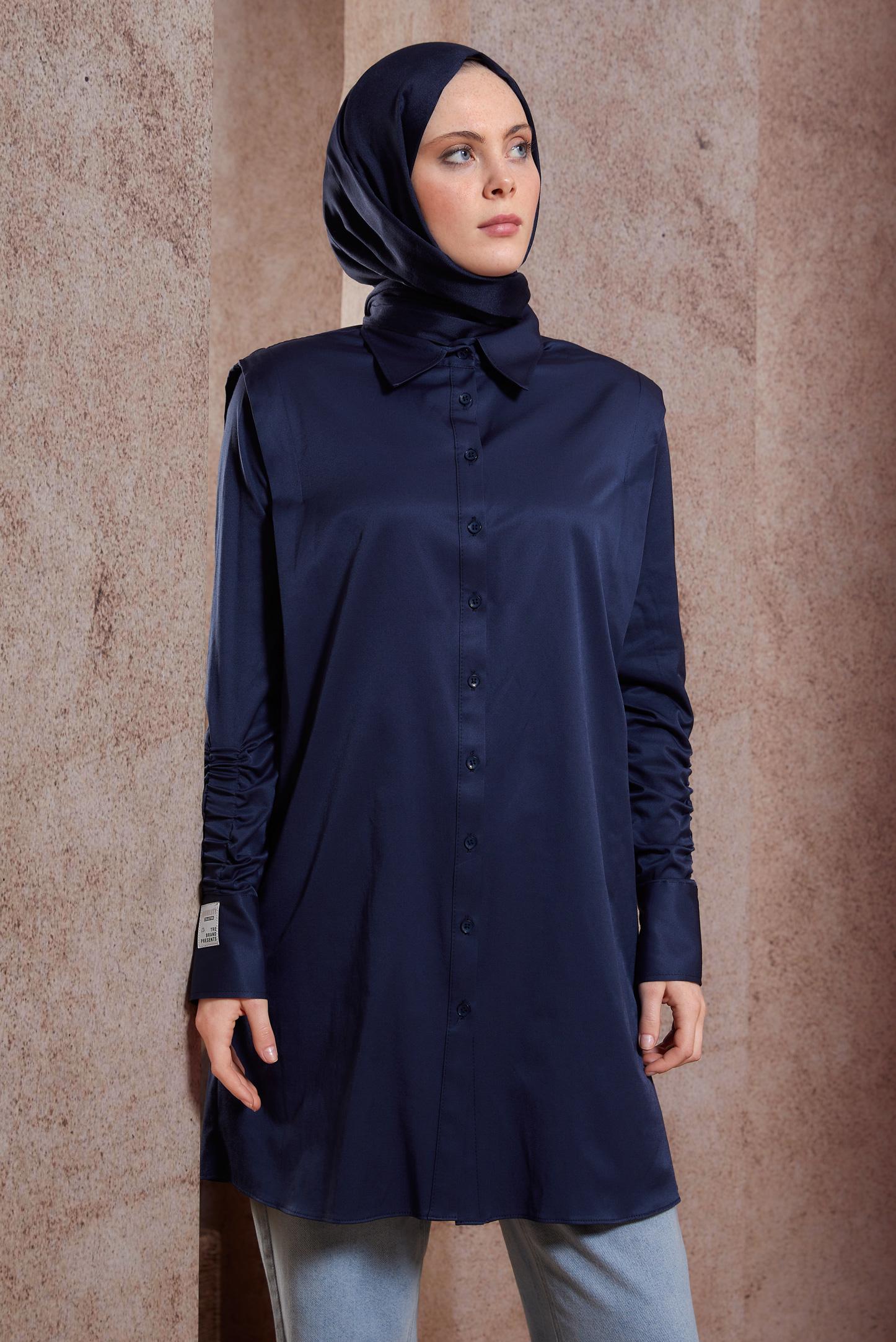 Tesettür giyim LACİVERT BÜZGÜ DETAYLI SATEN TUNİK 44466