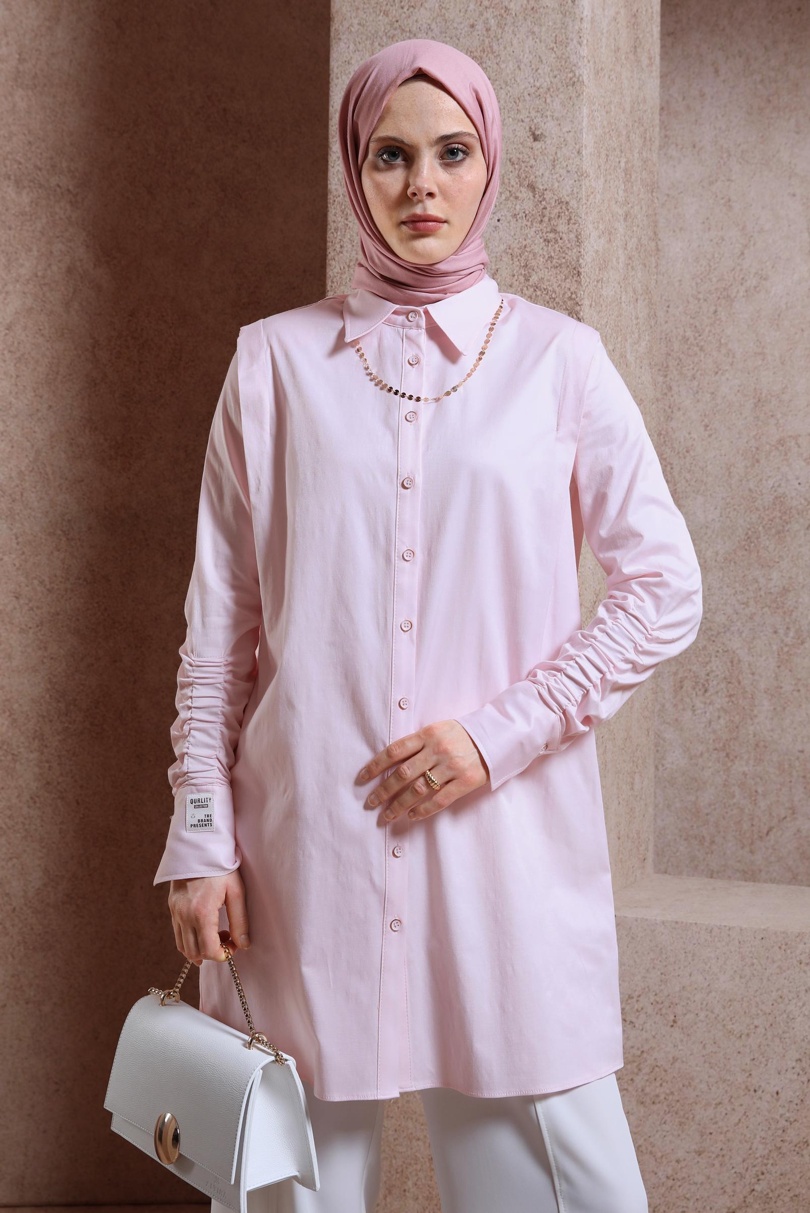 Tesettür giyim PEMBE BÜZGÜ DETAYLI SATEN TUNİK 44466