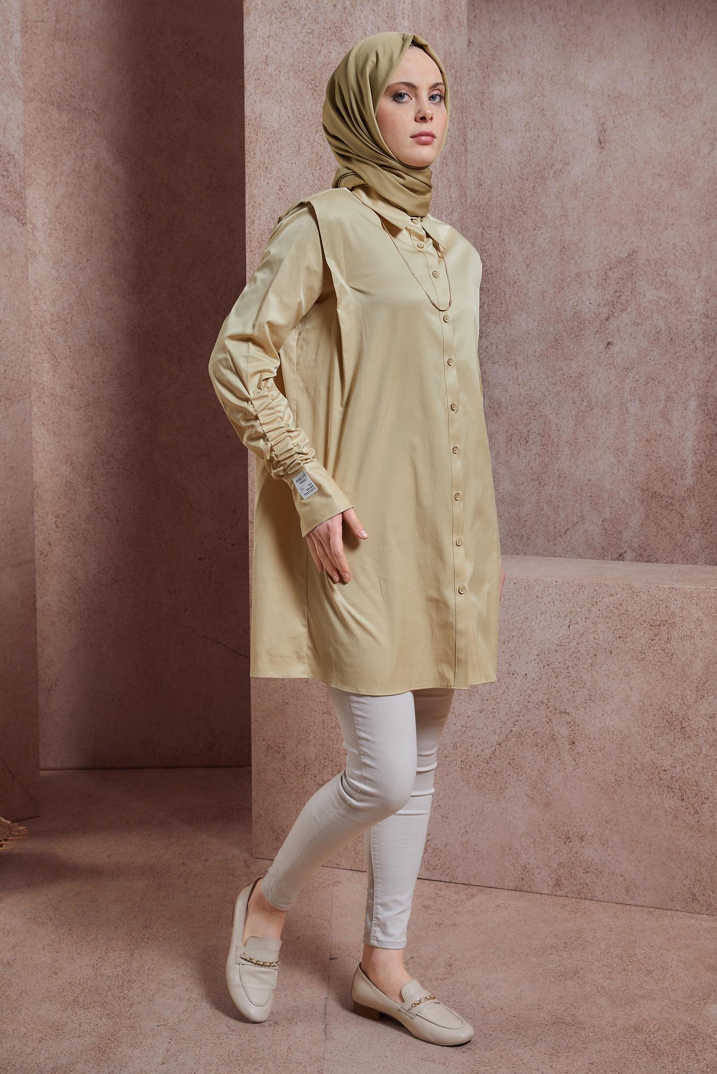 Tesettür giyim KUM BÜZGÜ DETAYLI SATEN TUNİK 44466