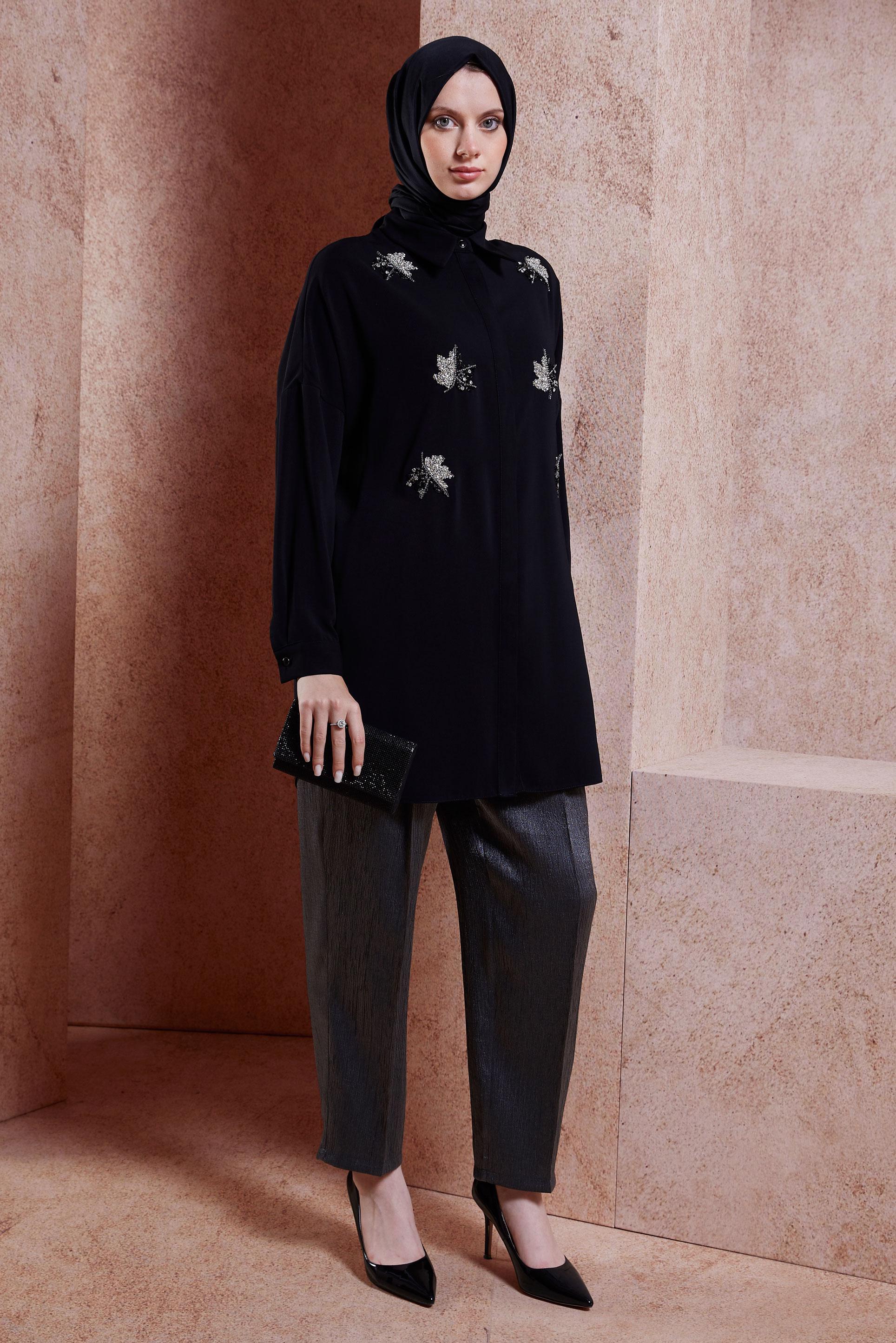 Tesettür giyim SİYAH TAŞ DETAYLI TESETTÜR TUNİK 44468-1