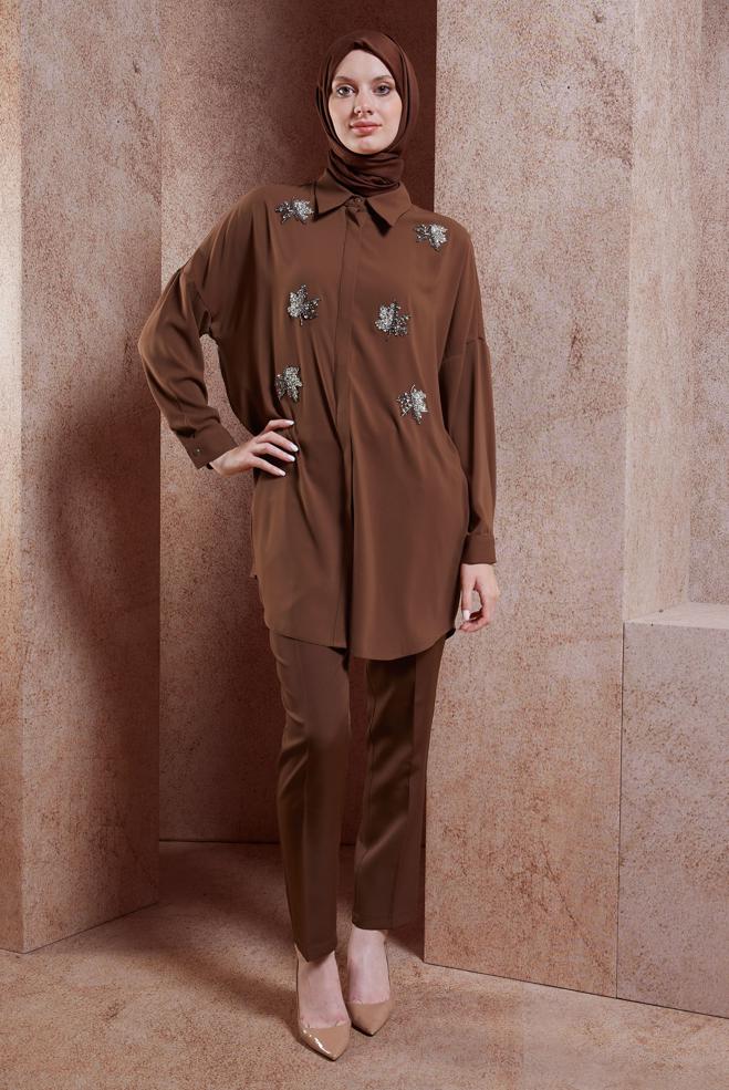 Tesettür giyim KAHVE TAŞ DETAYLI TESETTÜR TUNİK 44468-1 - ALVİNA