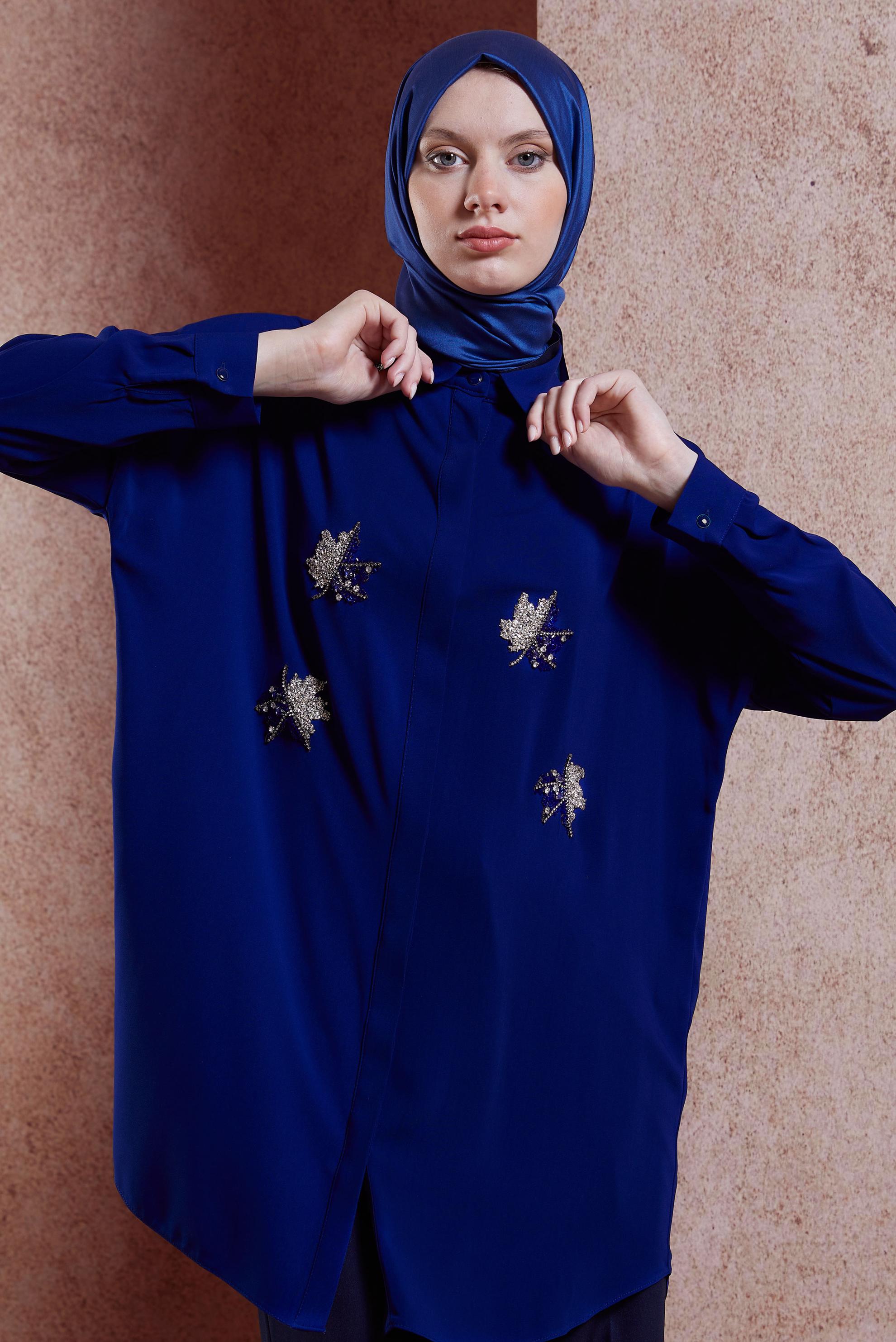 Tesettür giyim MAVİ TAŞ DETAYLI TESETTÜR TUNİK 44468-1