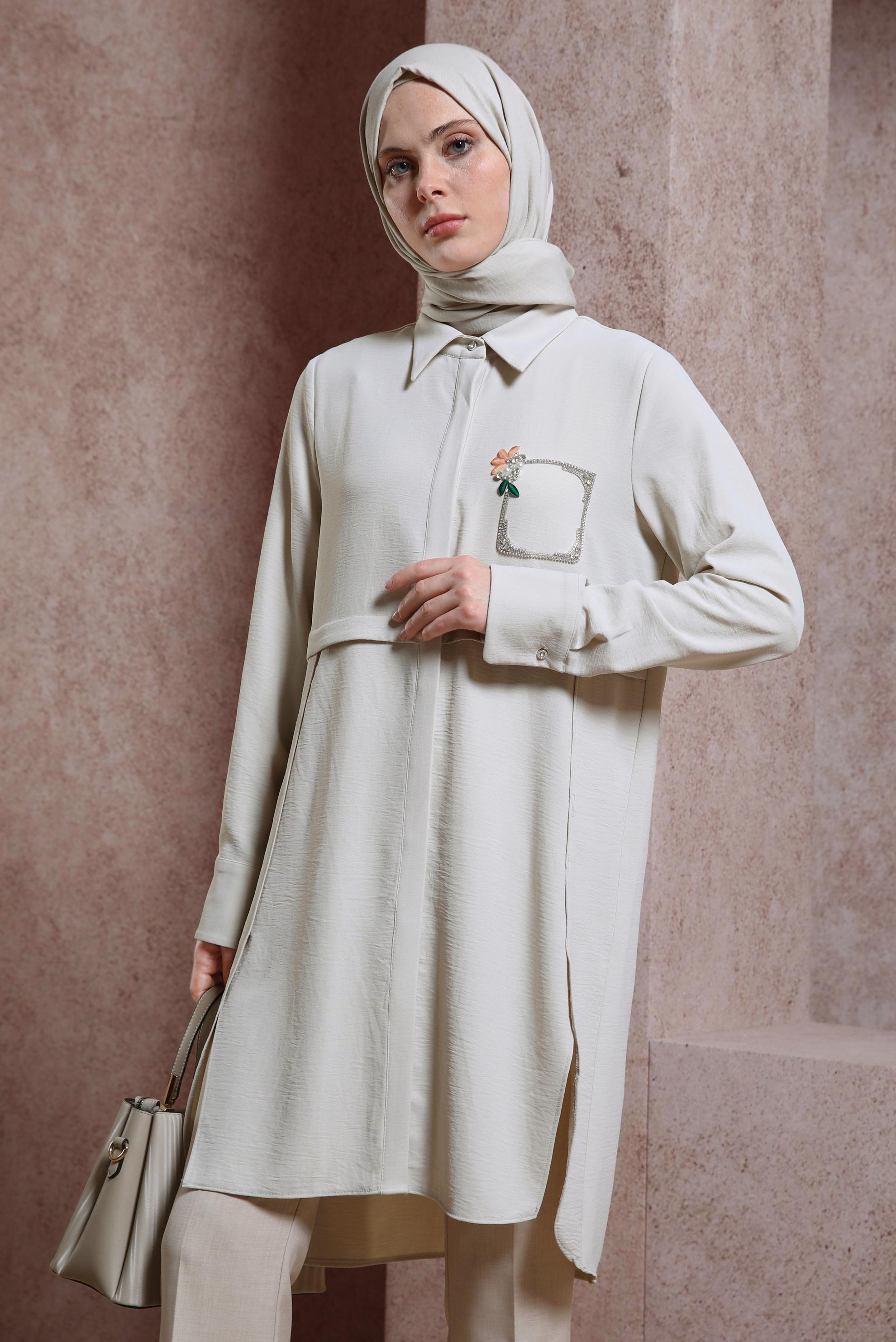 Tesettür giyim BEJ TAŞ DETAYLI TUNİK 44493