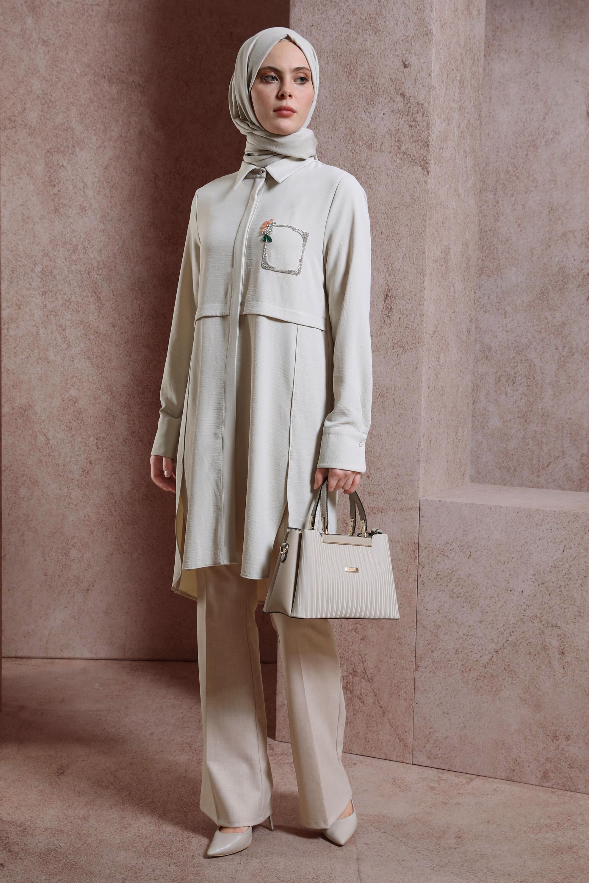 Tesettür giyim BEJ TAŞ DETAYLI TUNİK 44493