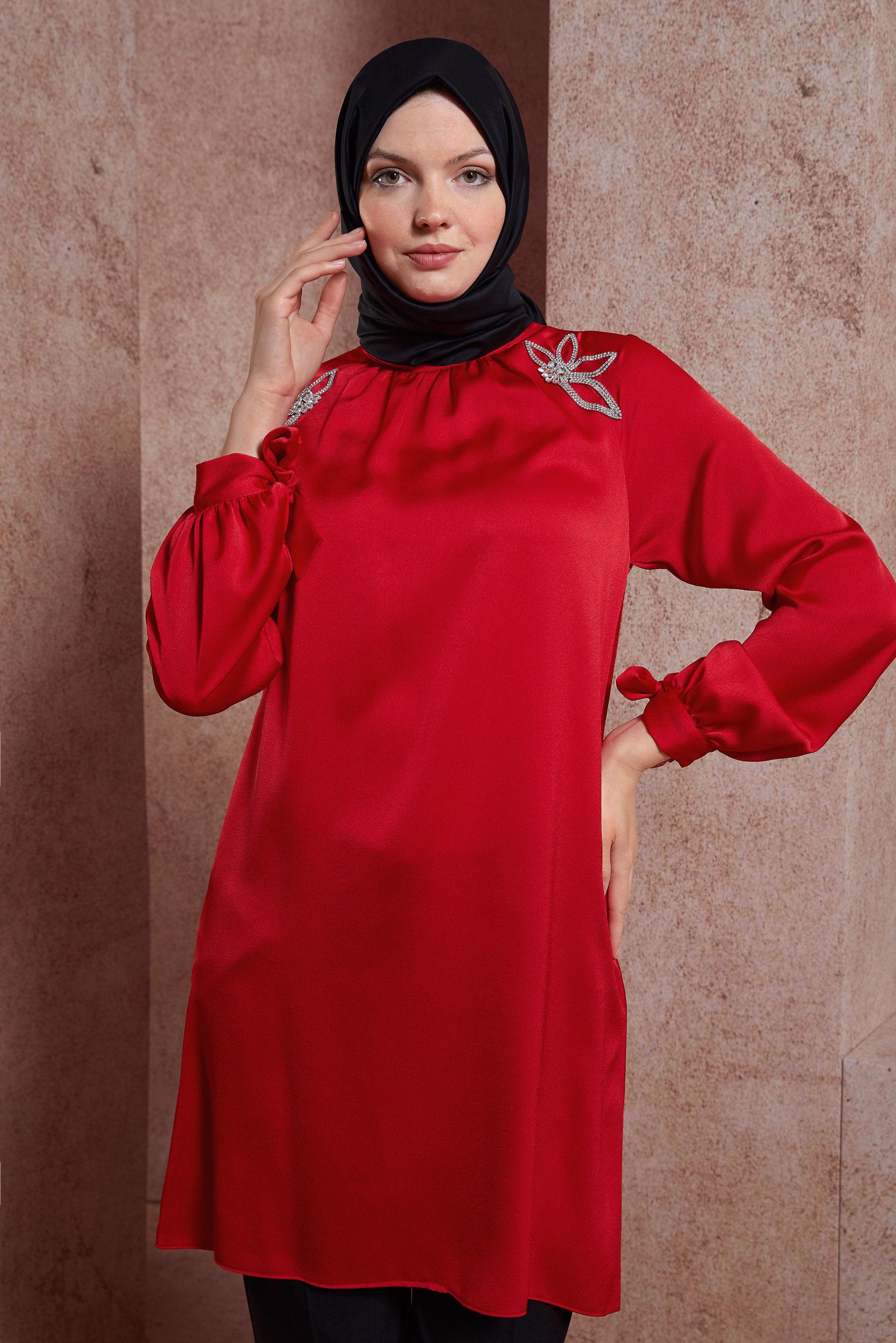 Tesettür giyim KIRMIZI TAŞ BASKILI SATEN TUNİK 44586