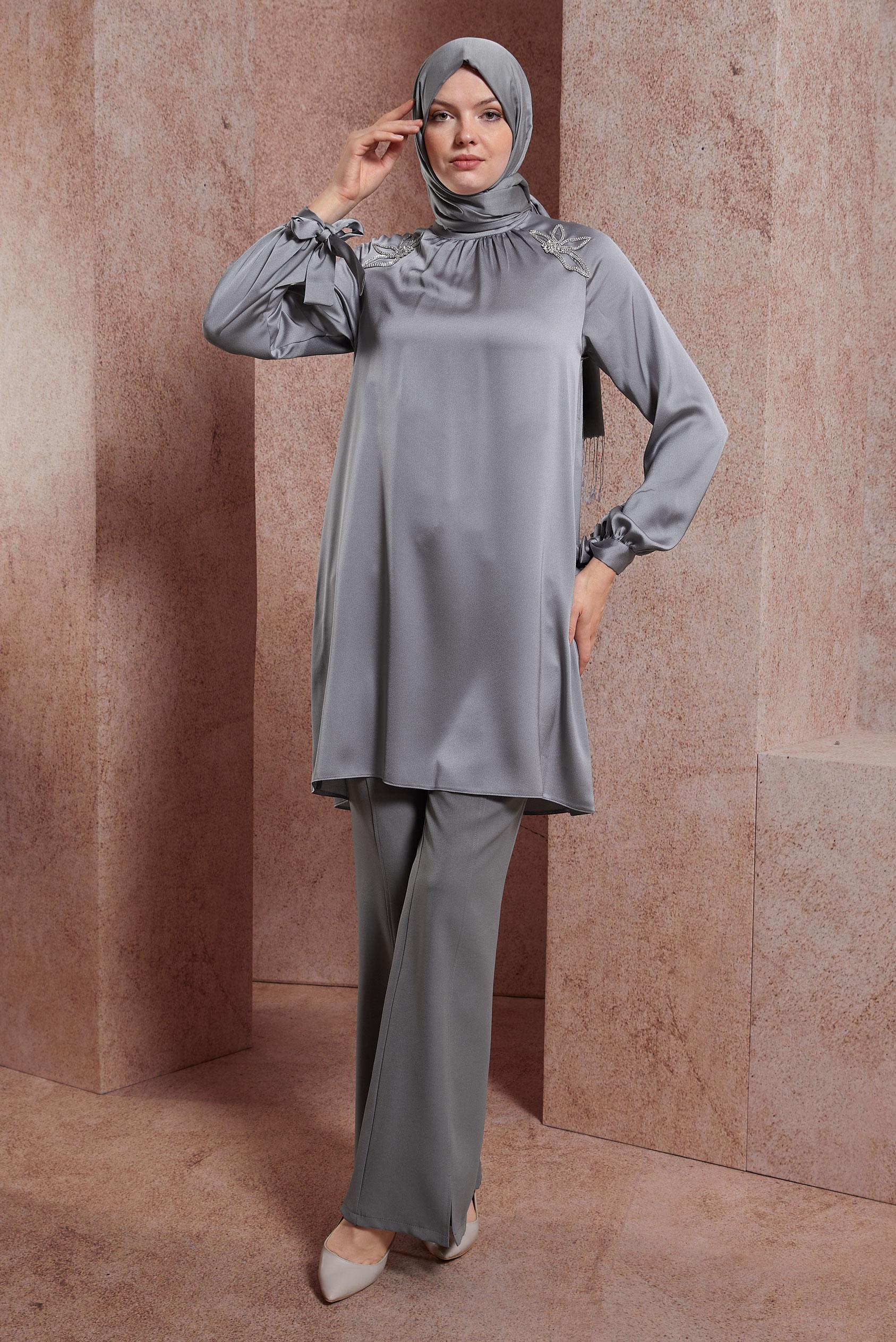 Tesettür giyim GRİ TAŞ BASKILI SATEN TUNİK 44586