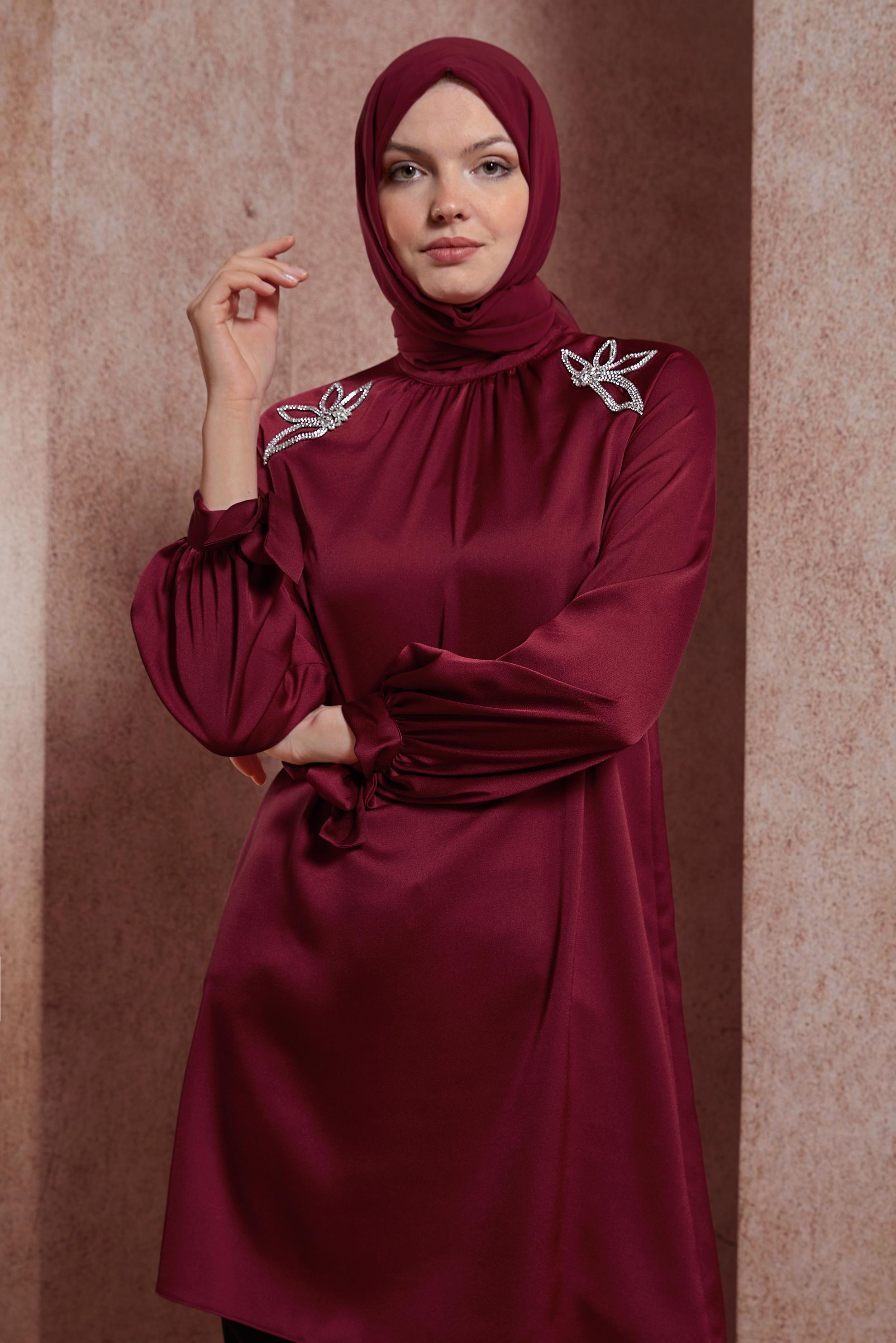 Tesettür giyim BORDO TAŞ BASKILI SATEN TUNİK 44586