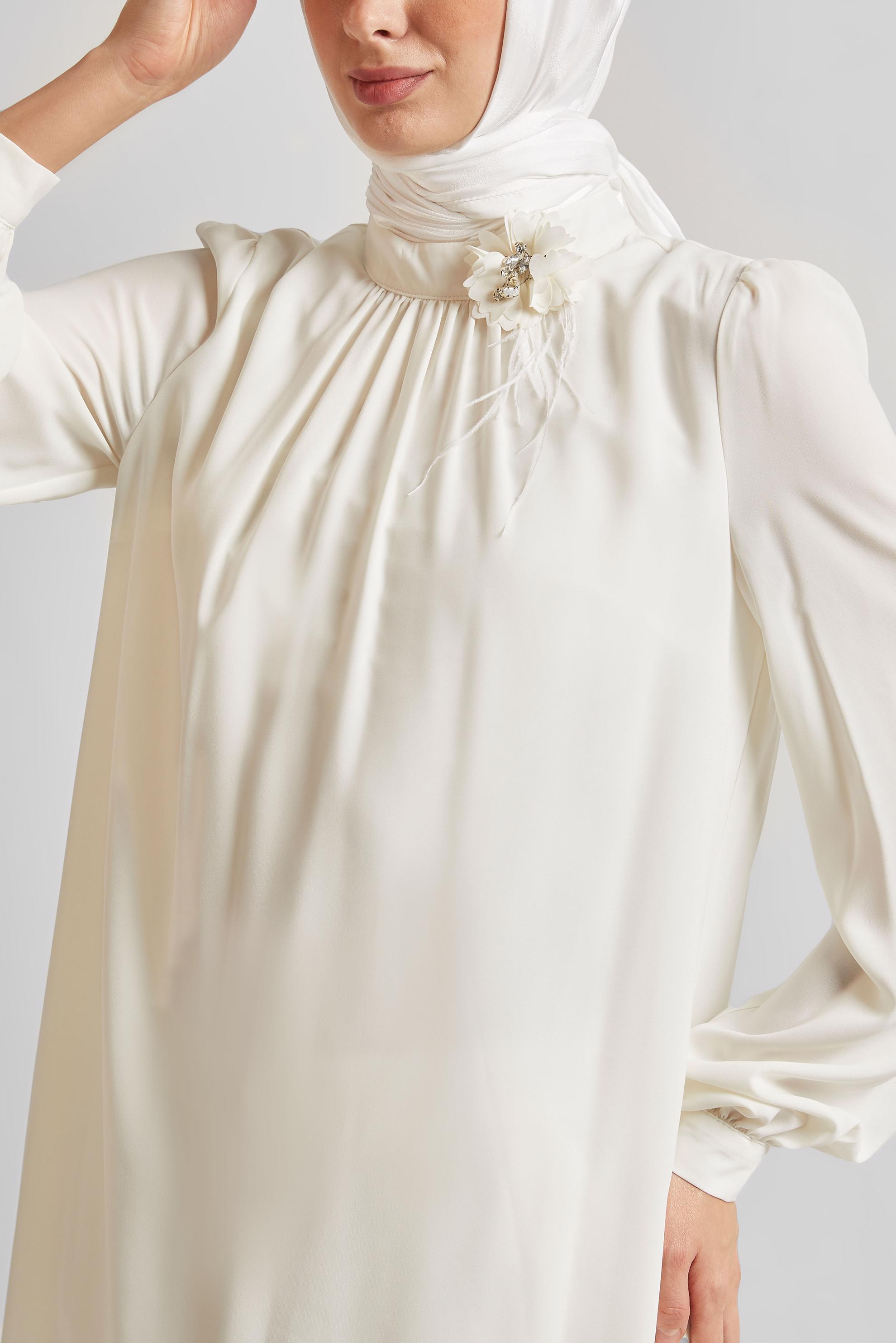 Tesettür giyim BEYAZ BROŞ DETAYLI TUNİK 44590