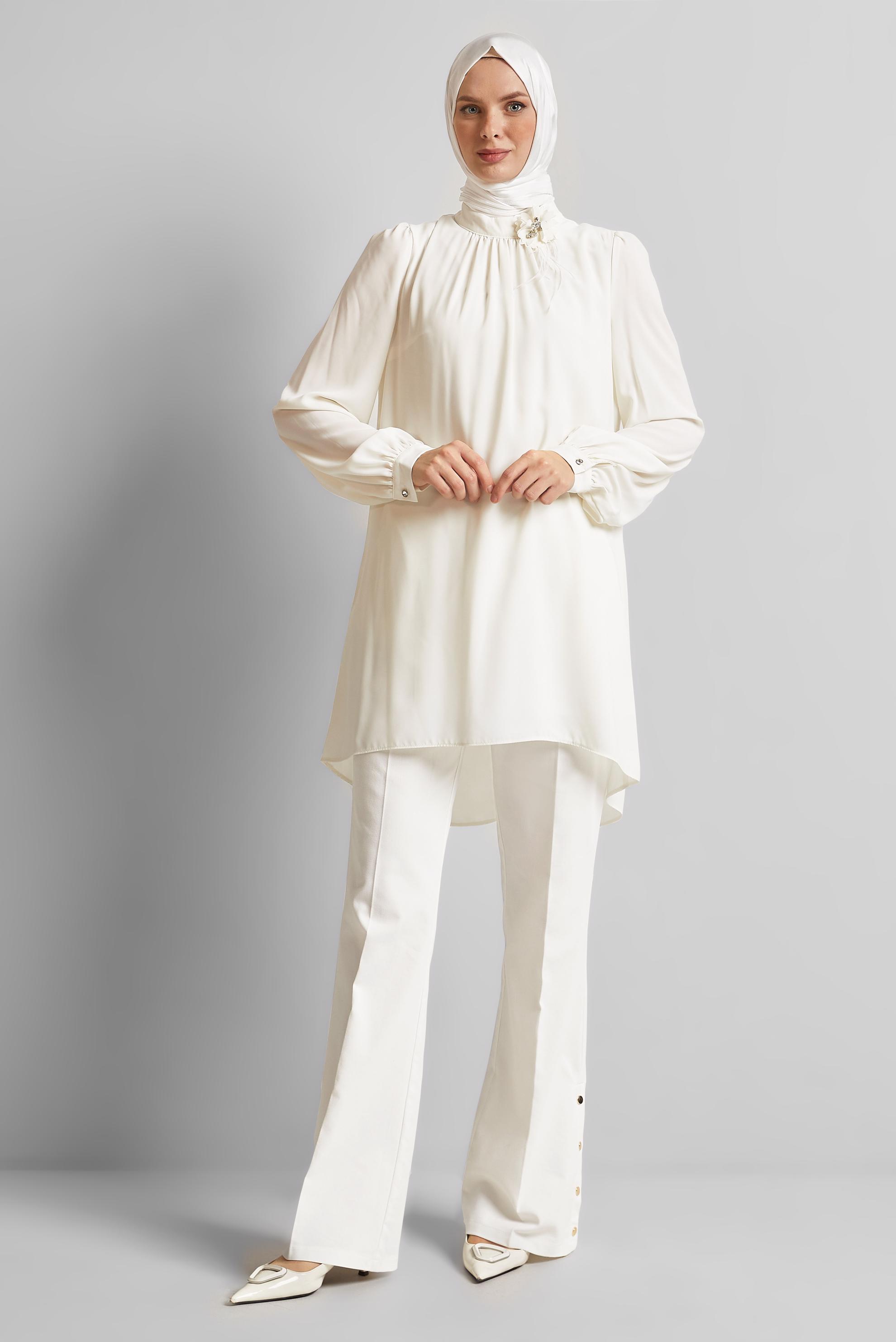 Tesettür giyim BEYAZ BROŞ DETAYLI TUNİK 44590