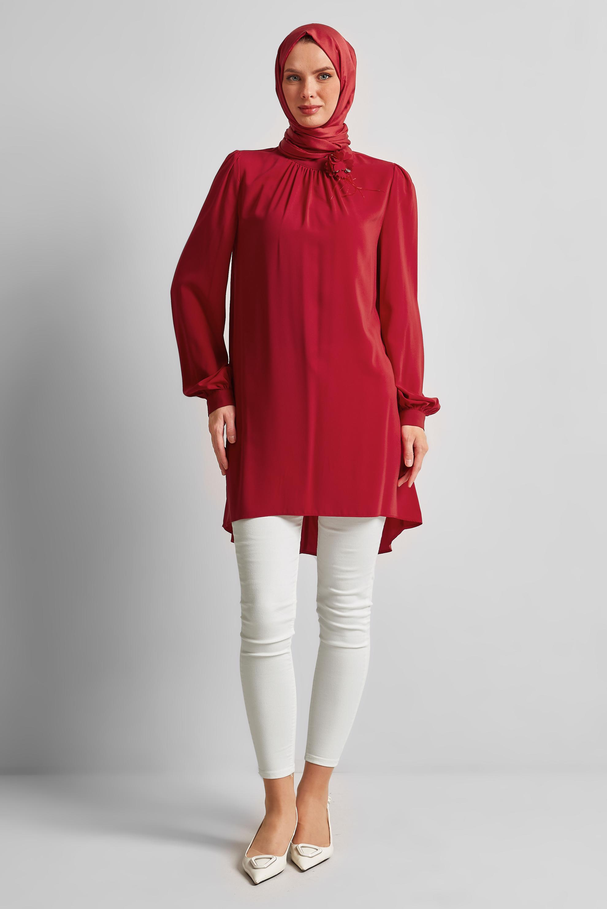 Tesettür giyim KIRMIZI BROŞ DETAYLI TUNİK 44590